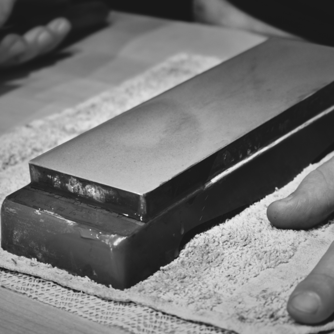 Intermediate Knife Sharpening Class - Seisuke Knife