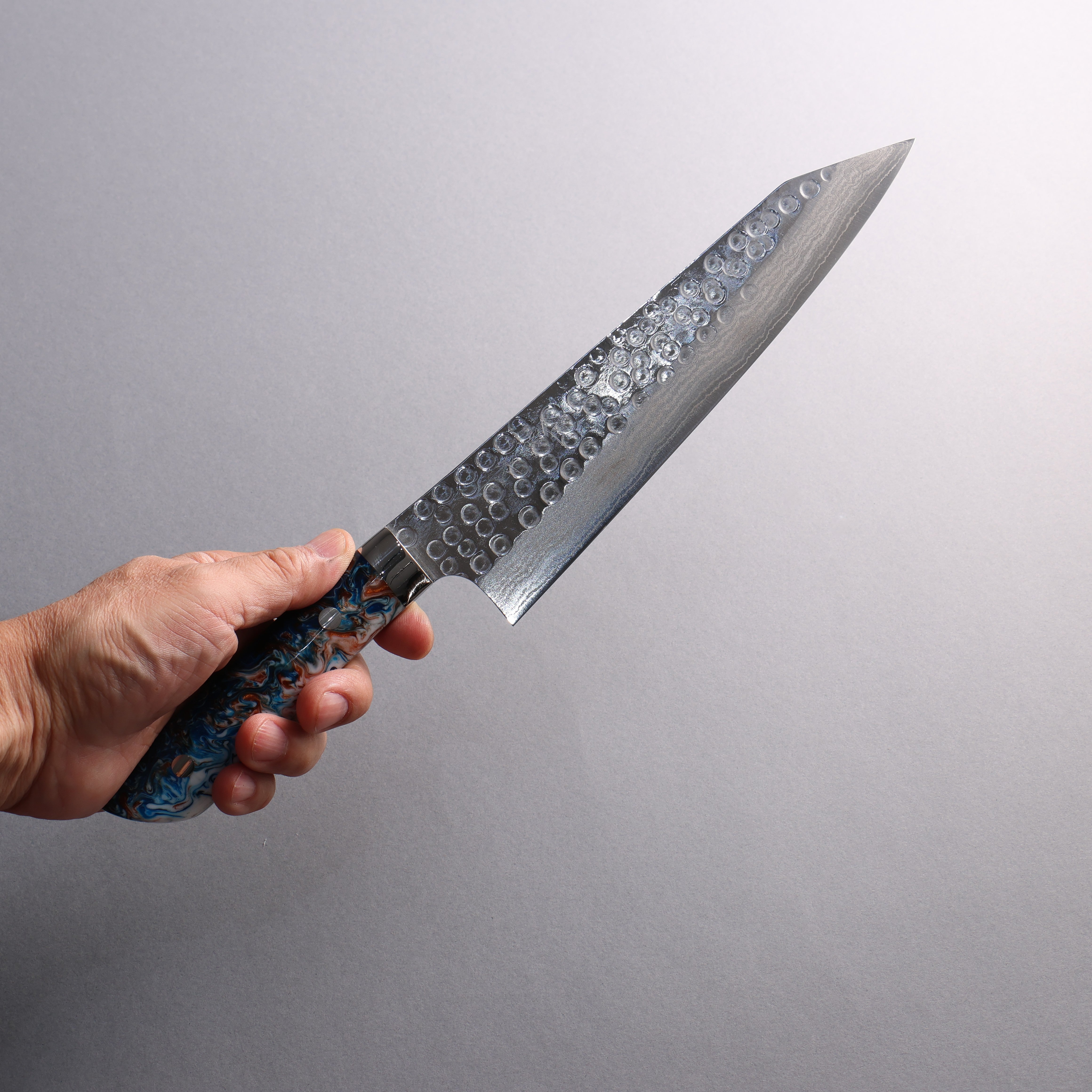 Takeshi Saji SRS13 Hammered(Maru) Damascus Kiritsuke Gyuto 210mm White Blue Brown Acrylic Handle - Seisuke Knife