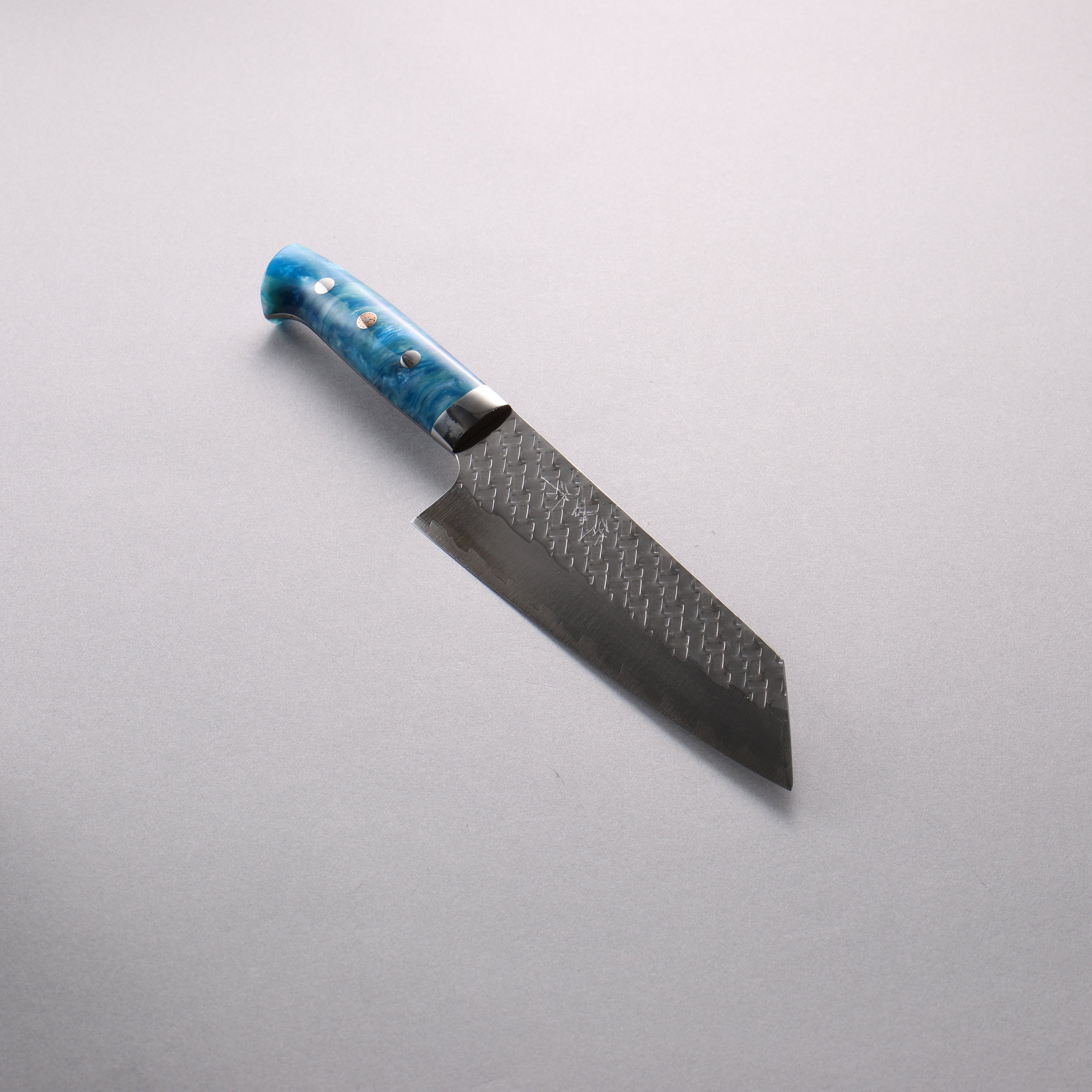 Takeshi Saji SPG STRIX Hammered Migaki Finished Bunka 180mm White Blue Black Acrylic Handle - Seisuke Knife
