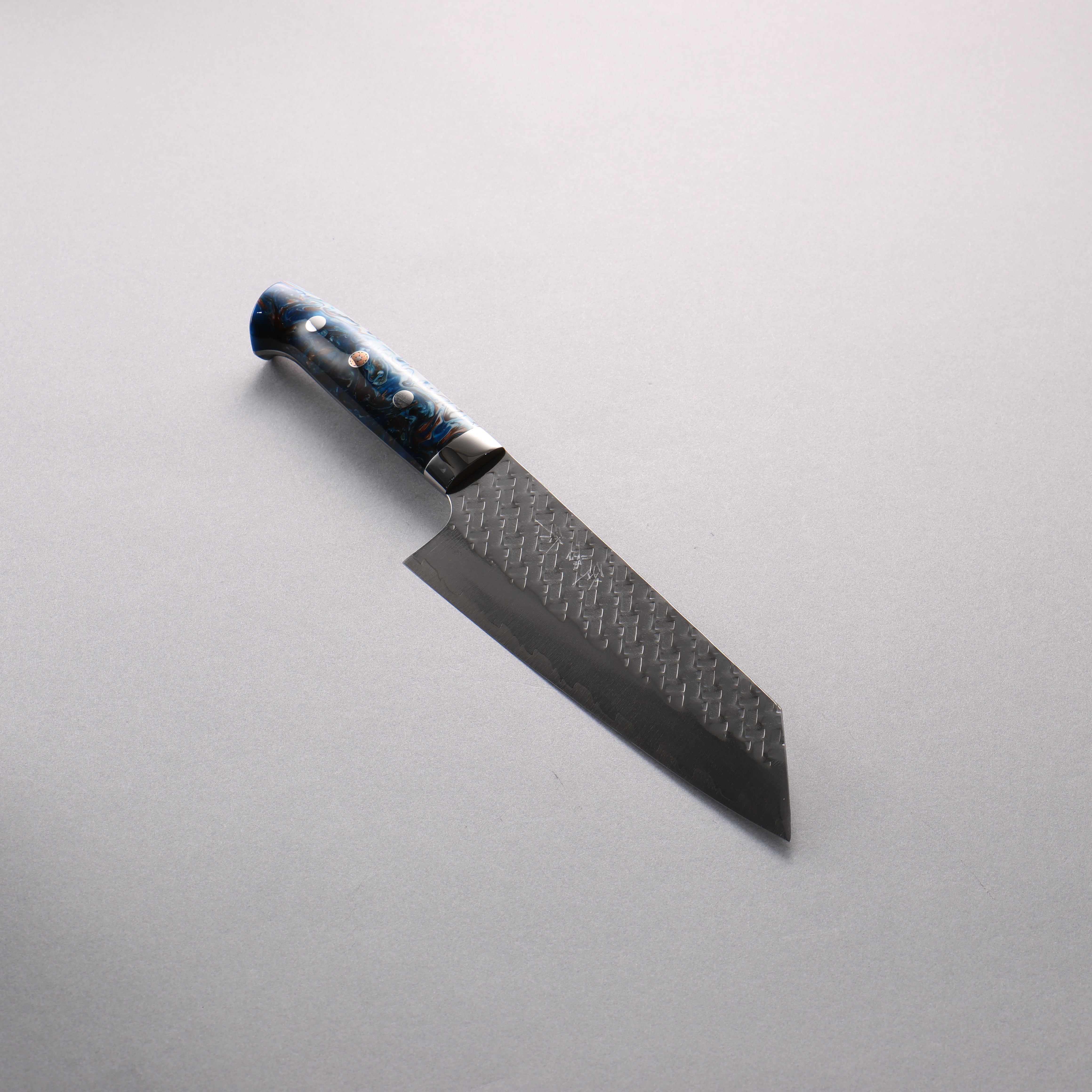 Takeshi Saji SPG STRIX Hammered Migaki Finished Bunka 180mm White Blue Brown Acrylic Handle - Seisuke Knife