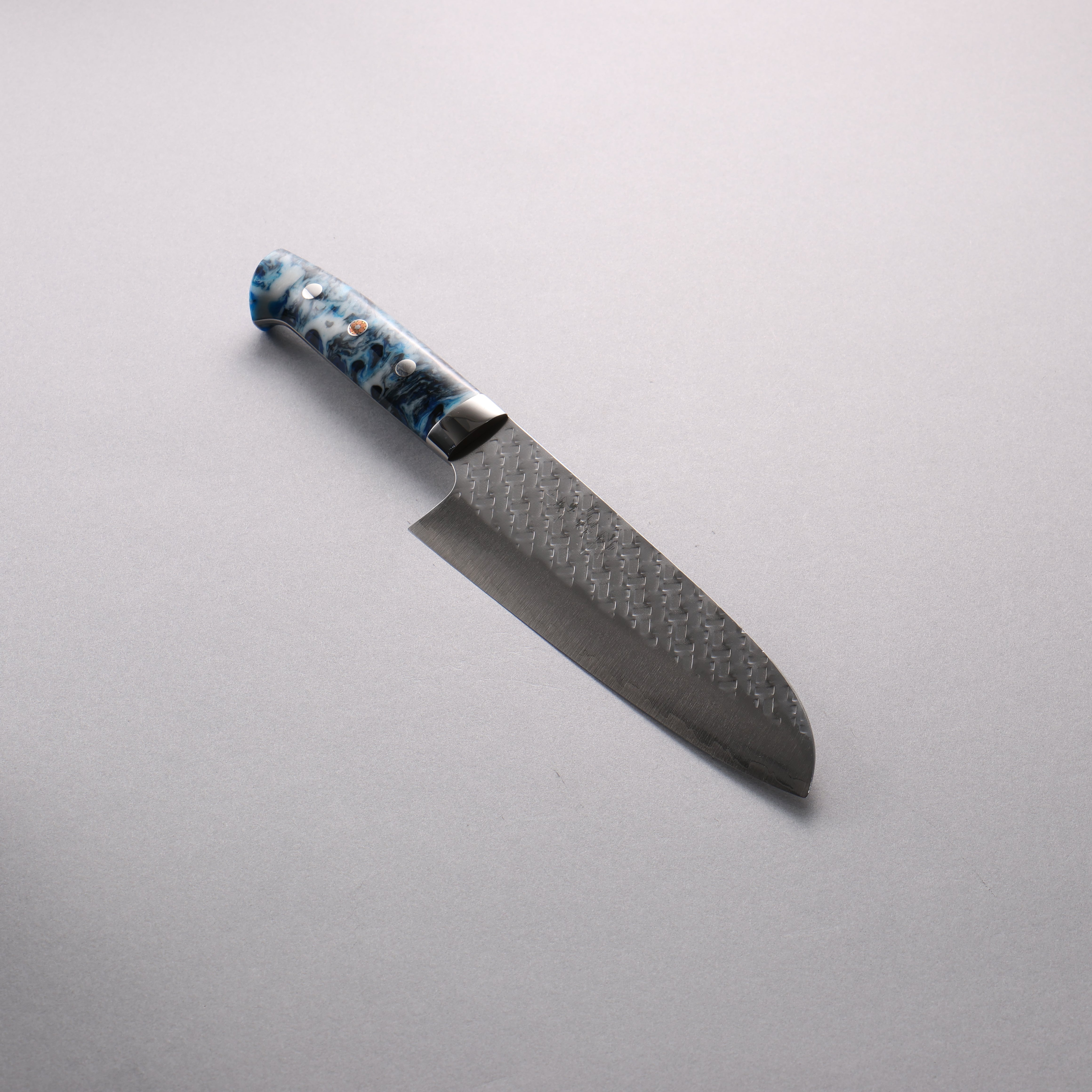 Takeshi Saji SPG STRIX Hammered Migaki Finished Santoku 180mm White Blue Black Acrylic Handle - Seisuke Knife