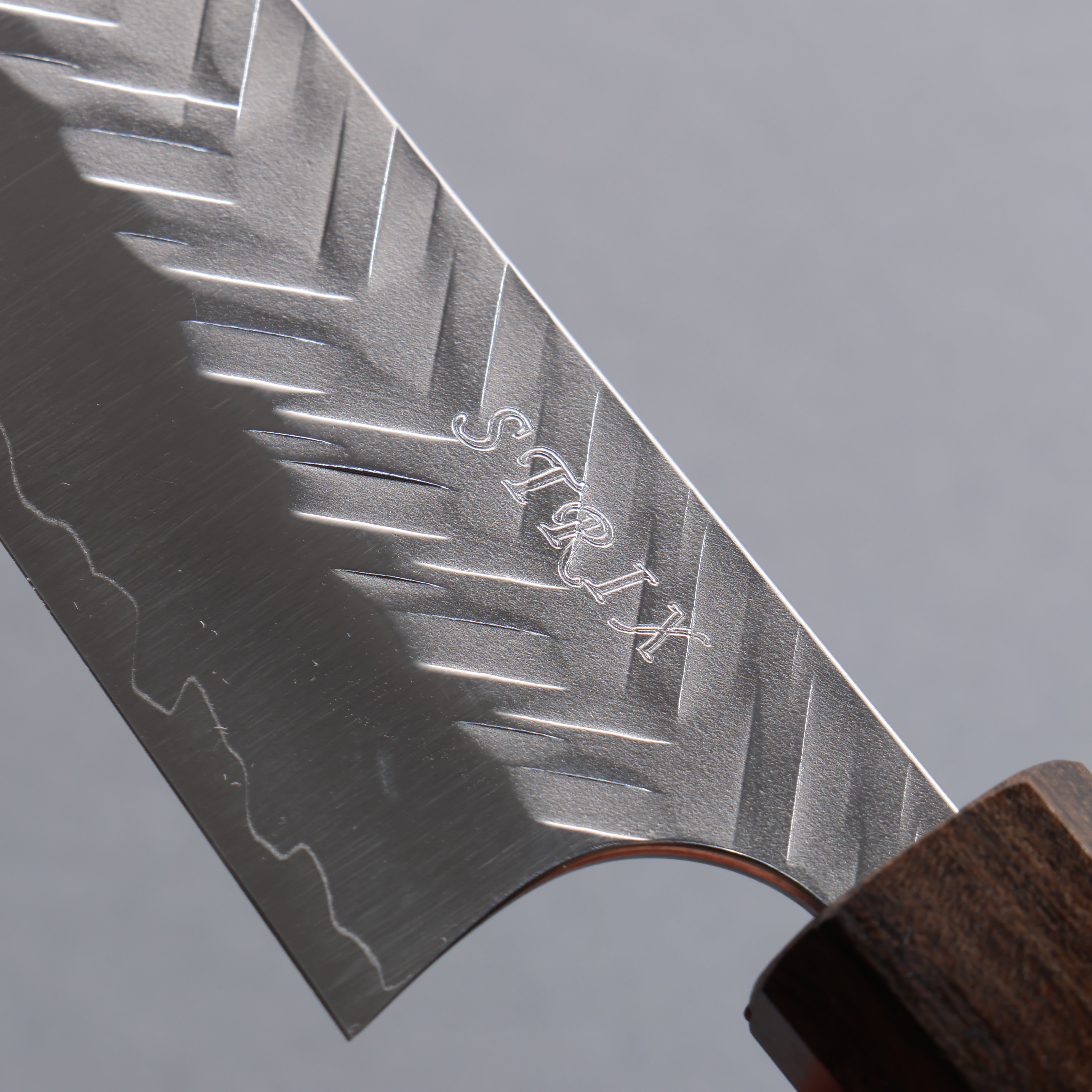 Yoshimi Kato SPG STRIX Hammered (V) Small Bunka 130mm Sandalwood with White Ring Handle - Seisuke Knife