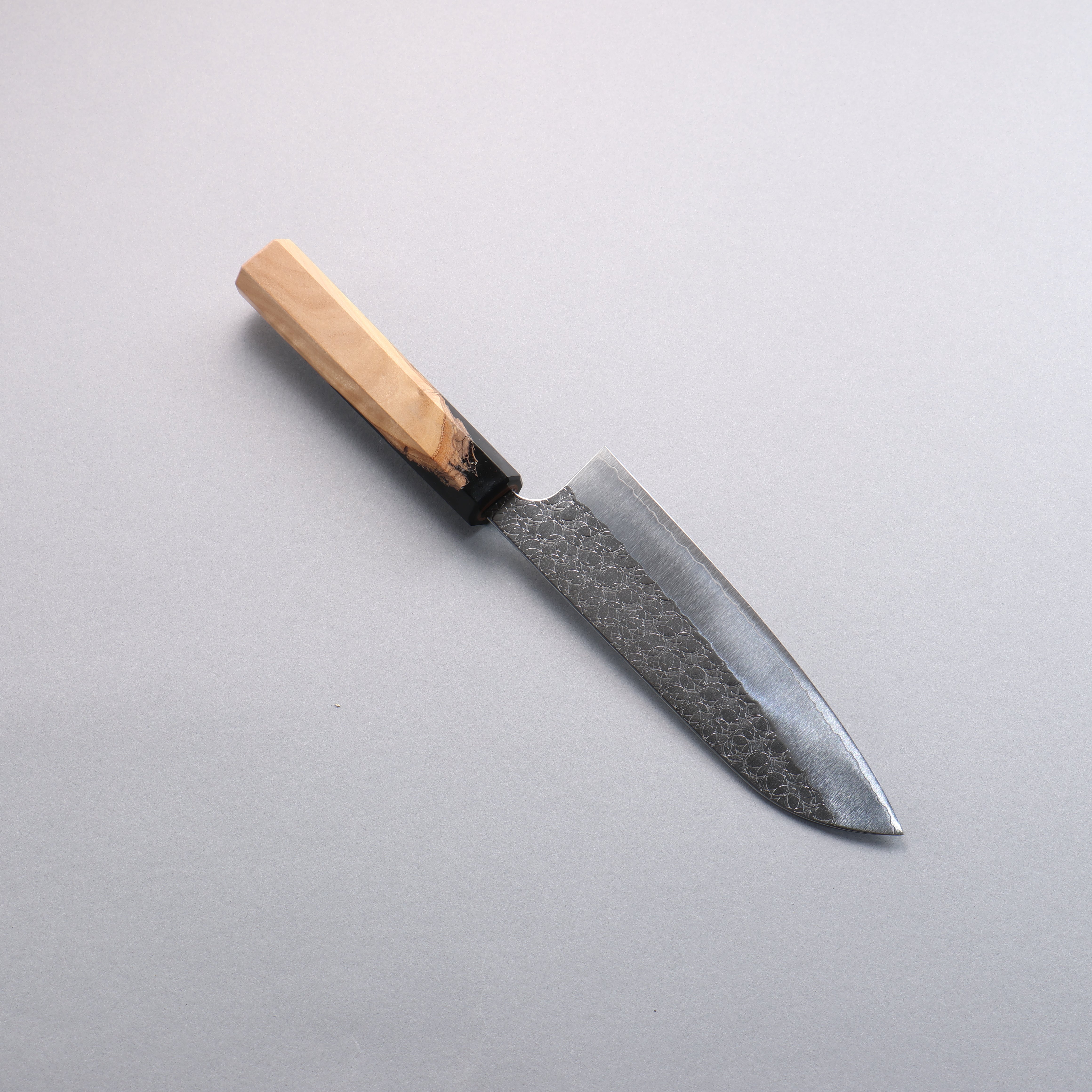 Yoshimi Kato Minamo SG2 Hammered Santoku 170mm Olive Tree and Black Resin Handle - Seisuke Knife