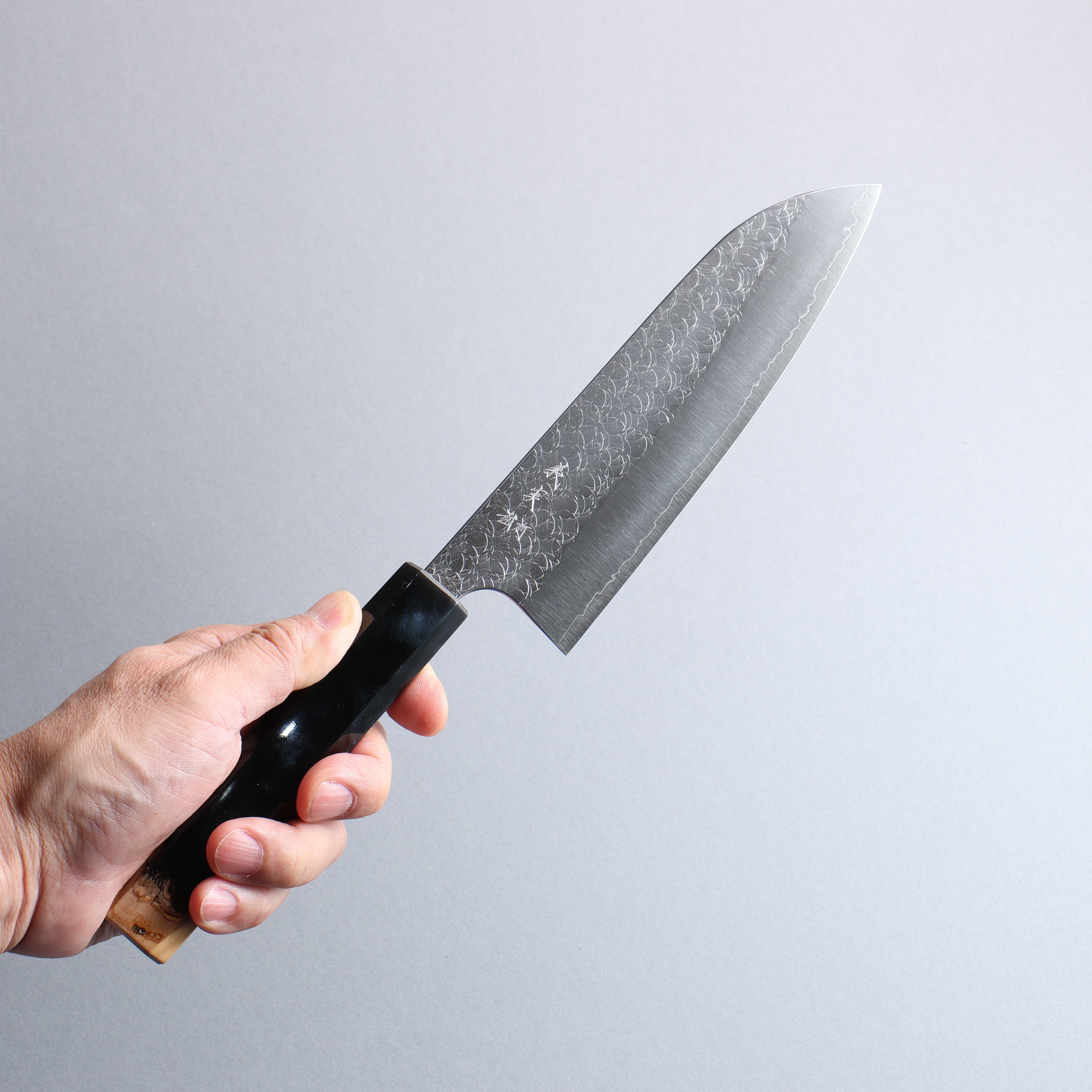 Yoshimi Kato Minamo SG2 Hammered Santoku 170mm Olive Tree and Black Resin Handle - Seisuke Knife