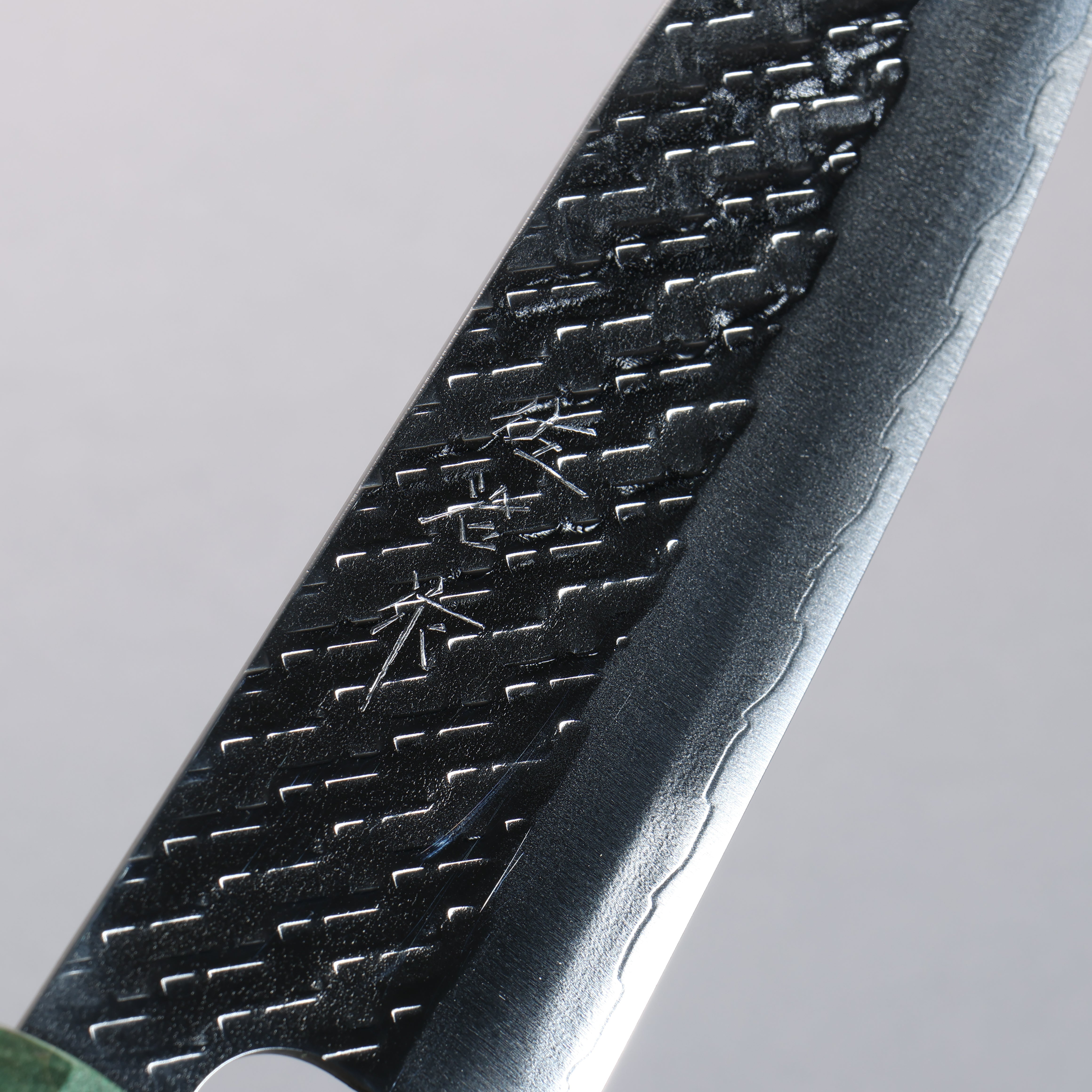 Takeshi Saji SPG STRIX Hammered Migaki Finished Santoku 165mm Green Stabilized Wood (with Black and White Ring) Handle - Seisuke Knife