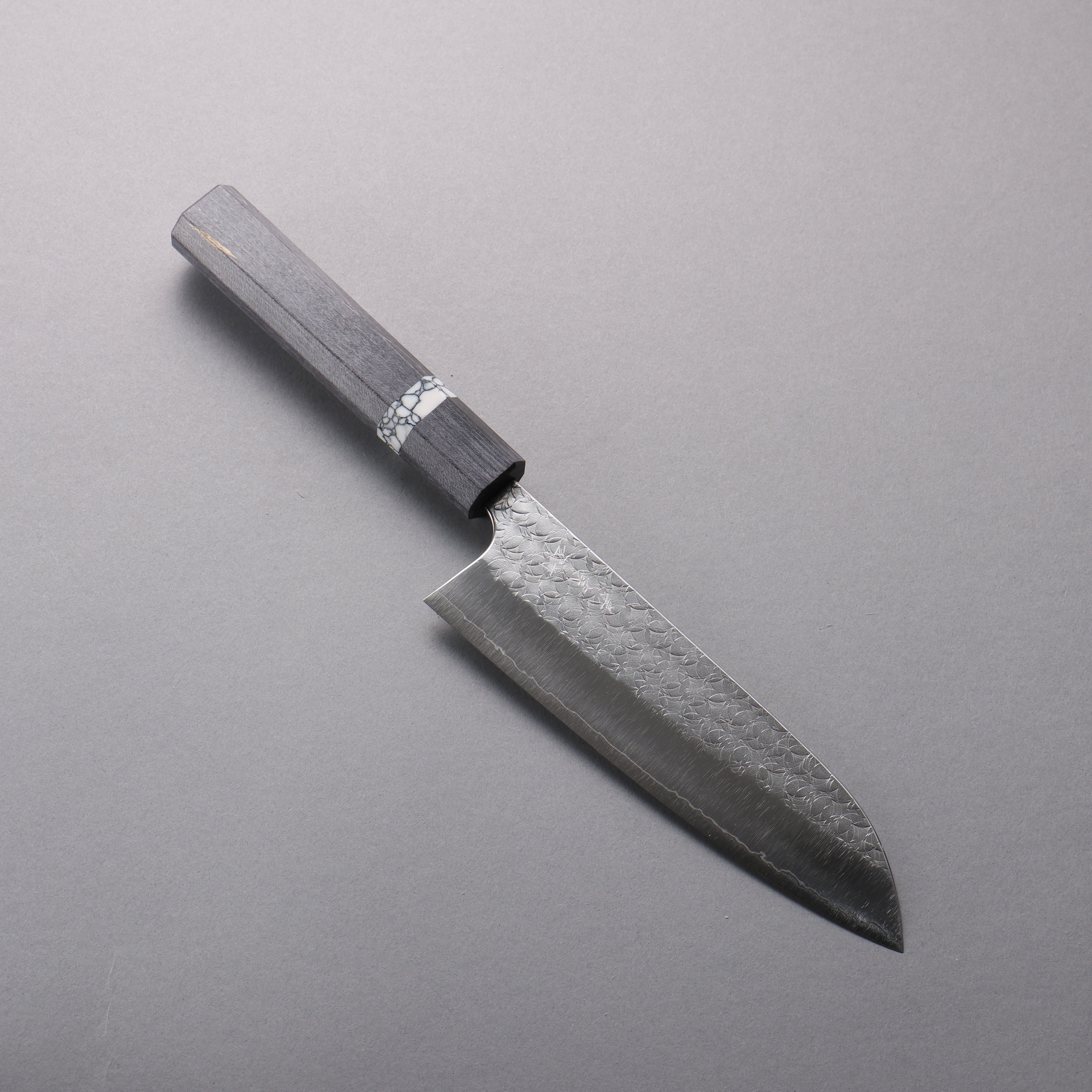 Yoshimi Kato Minamo SG2 Hammered Santoku 170mm Gray Stabilized Wood (White turquoise Ring) Handle - Seisuke Knife