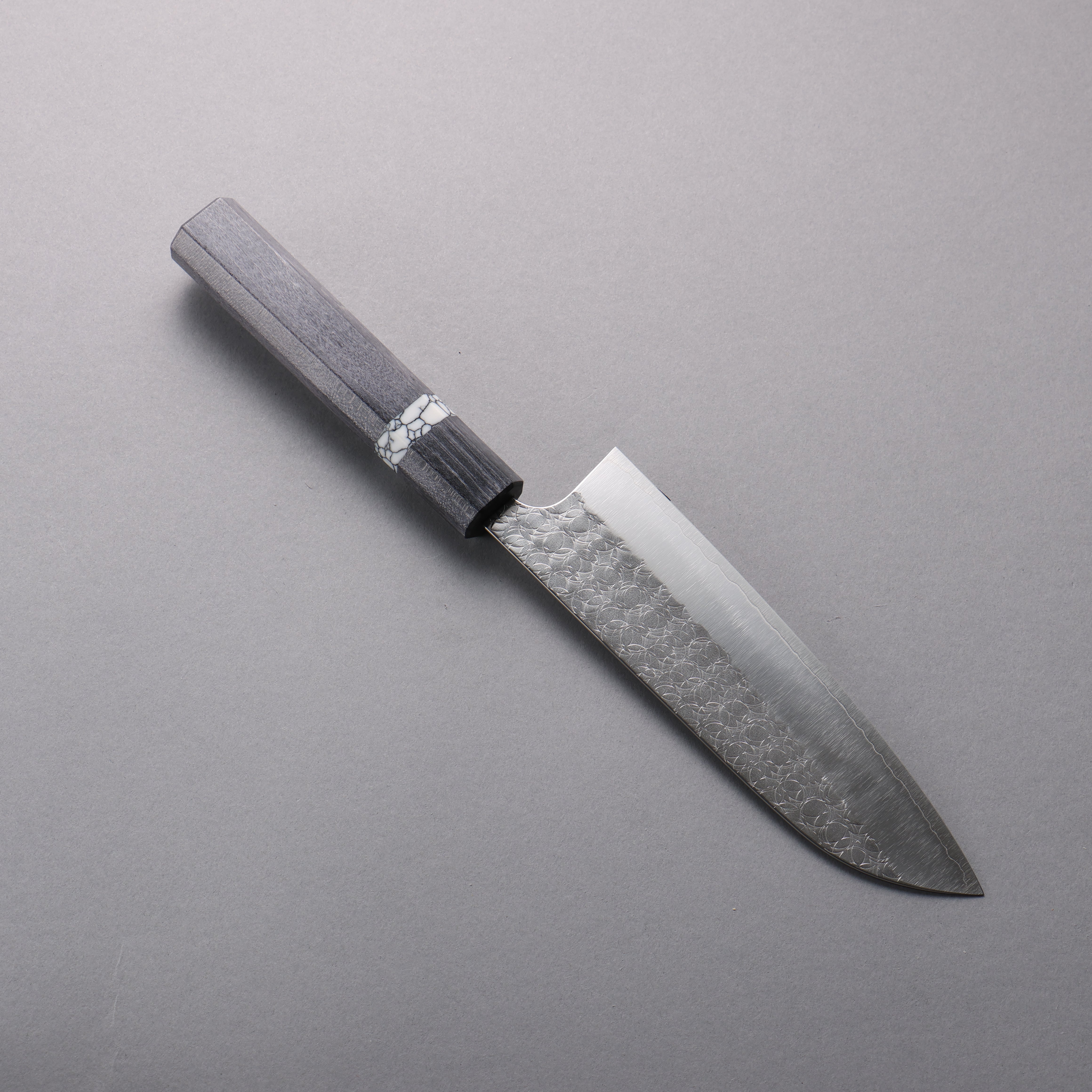 Yoshimi Kato Minamo SG2 Hammered Santoku 170mm Gray Stabilized Wood (White turquoise Ring) Handle - Seisuke Knife