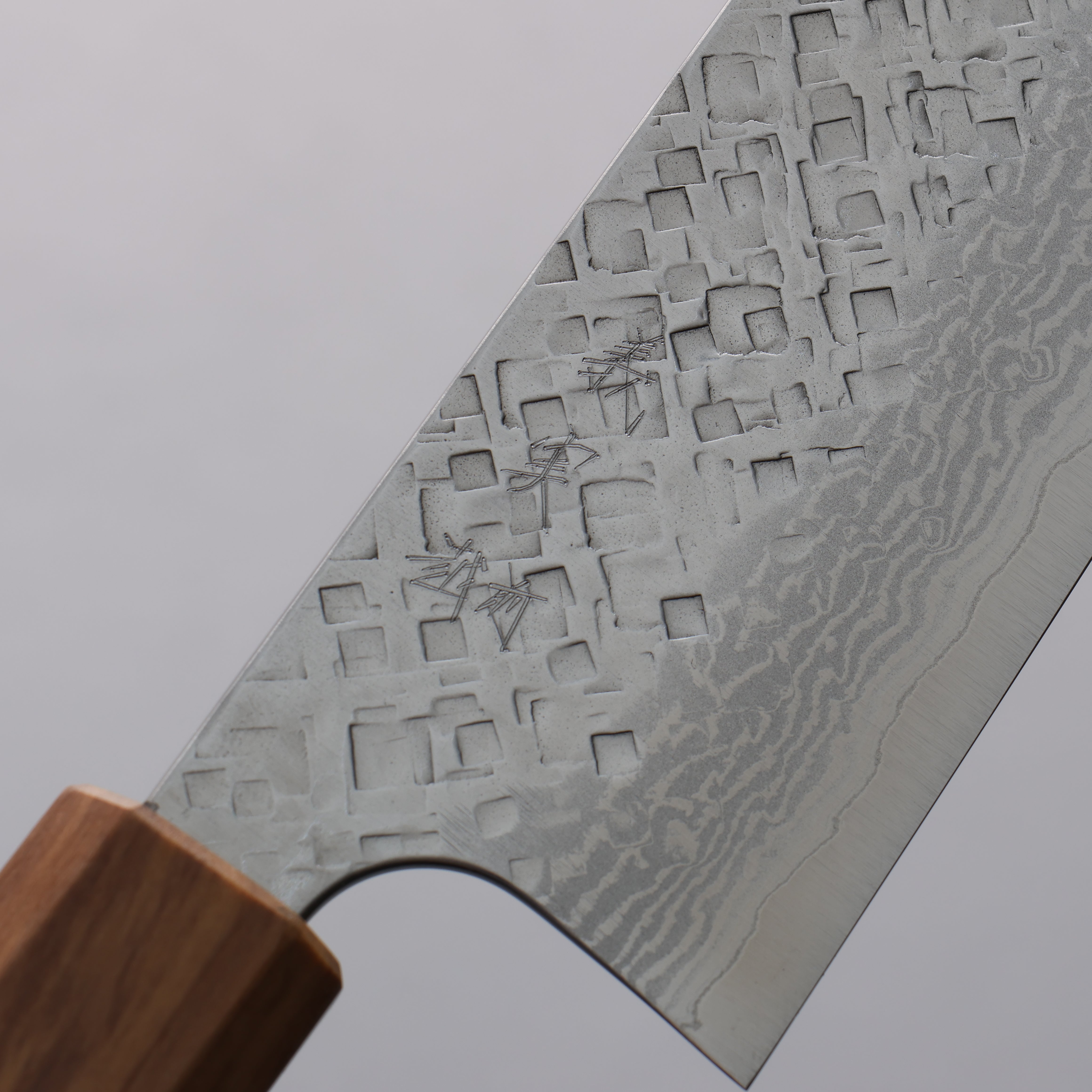 Yoshimi Kato VG10 Hammered Damascus Migaki Finished Santoku 170mm Olive tree Handle - Seisuke Knife