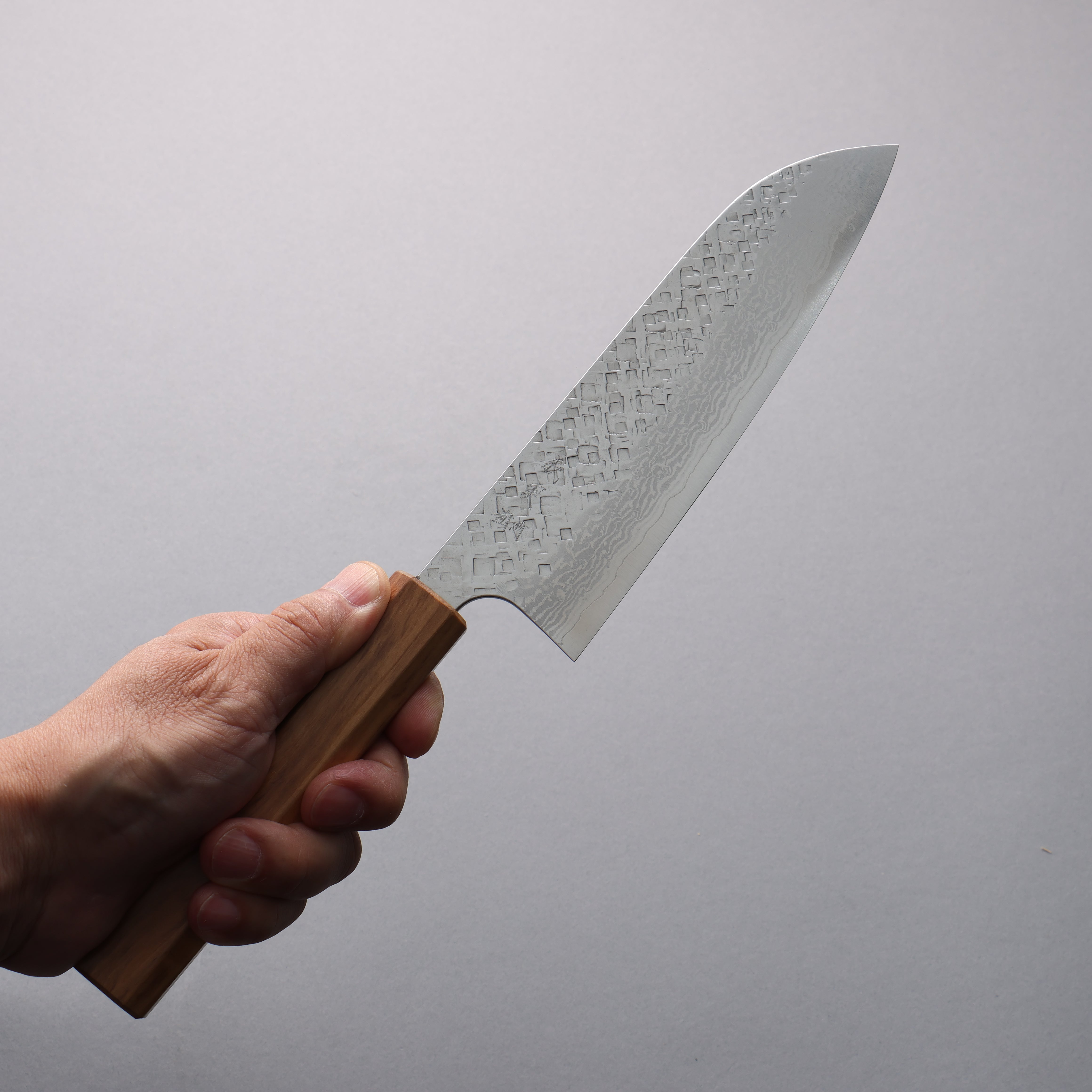 Yoshimi Kato VG10 Hammered Damascus Migaki Finished Santoku 170mm Olive tree Handle - Seisuke Knife
