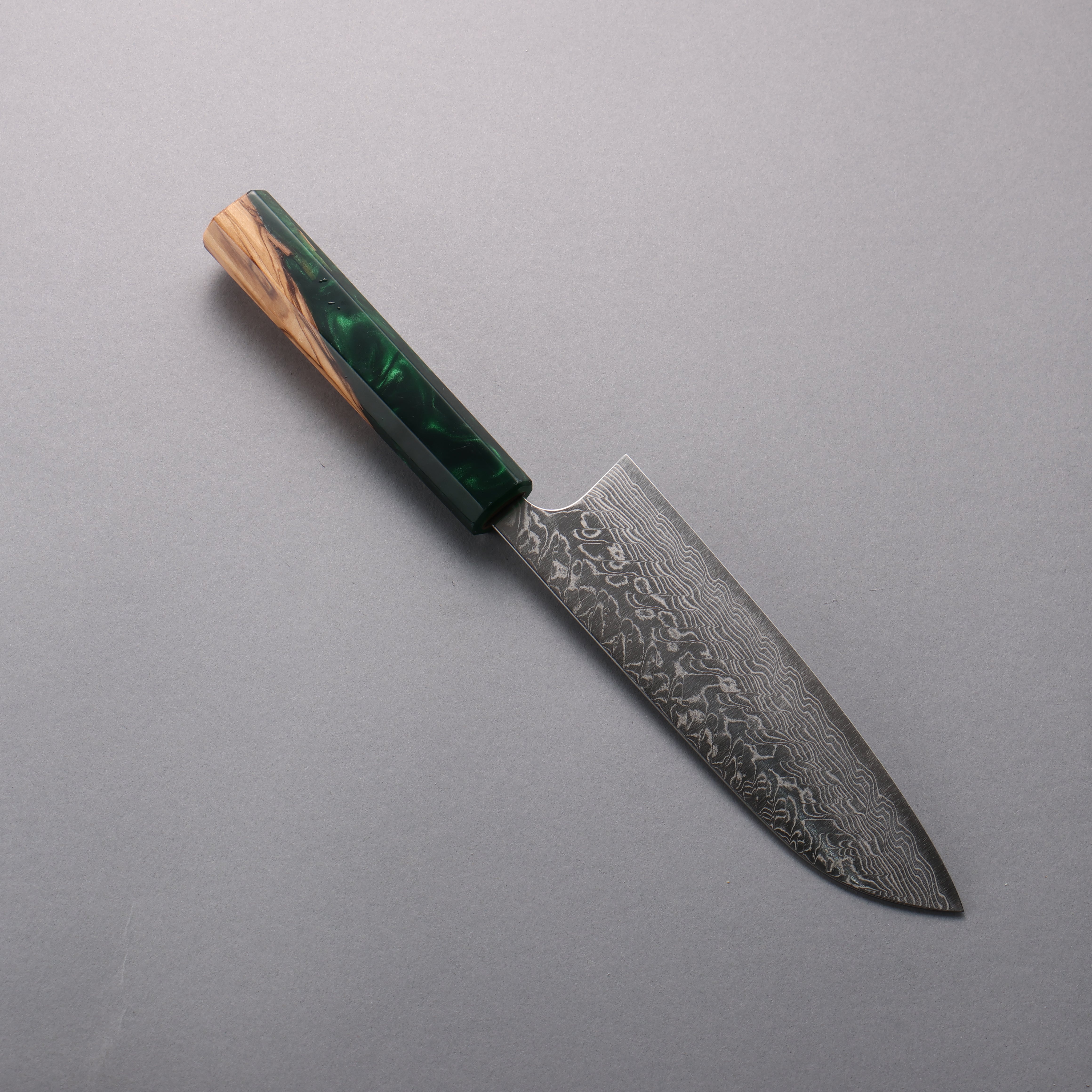 Yoshimi Kato SG2 Damascus Migaki Finished Santoku 170mm Olive Tree and Green Resin Handle - Seisuke Knife
