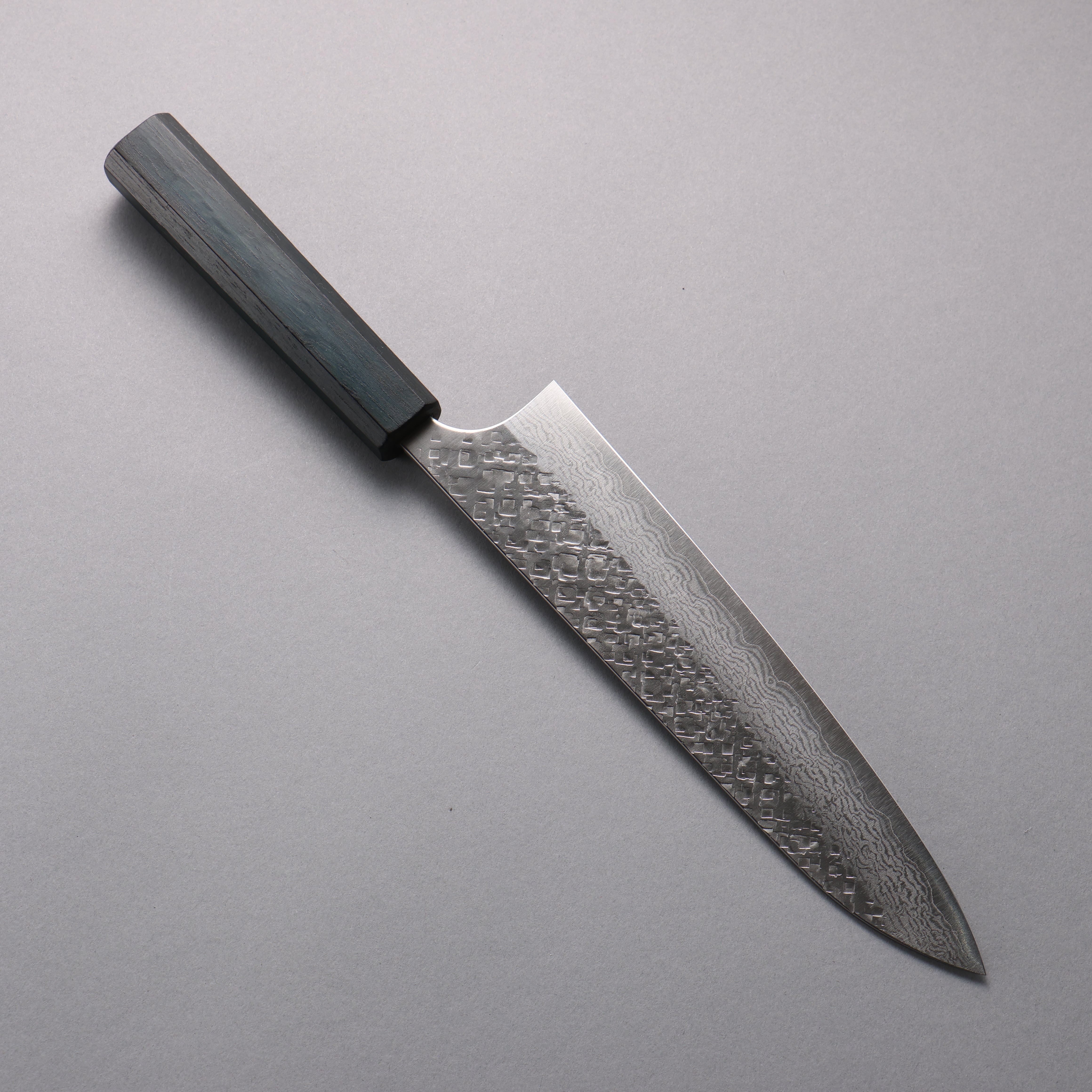 Yoshimi Kato VG10 Damascus Hammered(square) Gyuto 210mm Oak (Indigo Dyed) Handle - Seisuke Knife