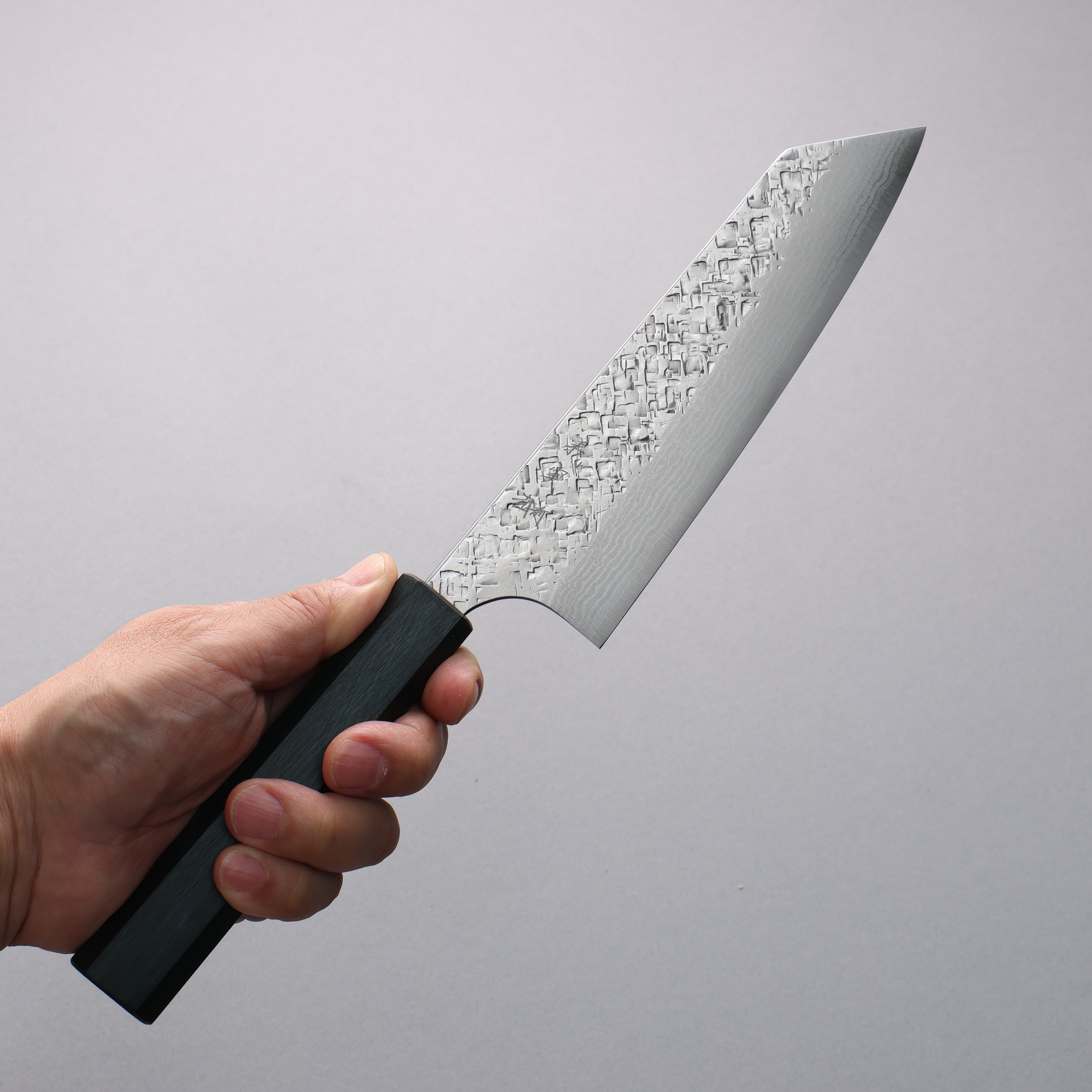 Yoshimi Kato VG10 Damascus Hammered(square) Bunka 170mm Oak (Indigo Dyed) Handle - Seisuke Knife
