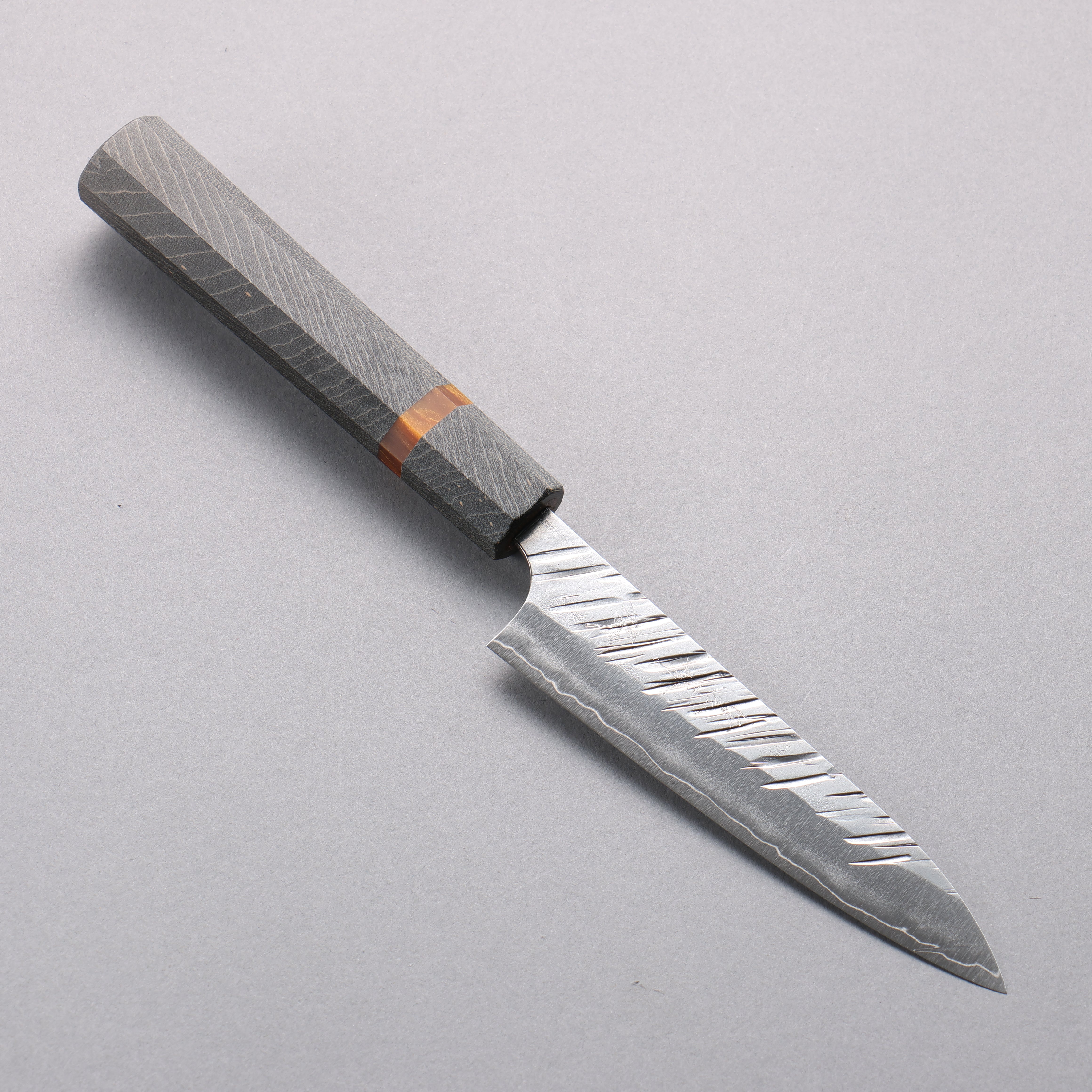 Yu Kurosaki Fujin SG2 Hammered Petty-Utility 120mm Stabilized wood (With Acrylic Ring) Handle - Seisuke Knife