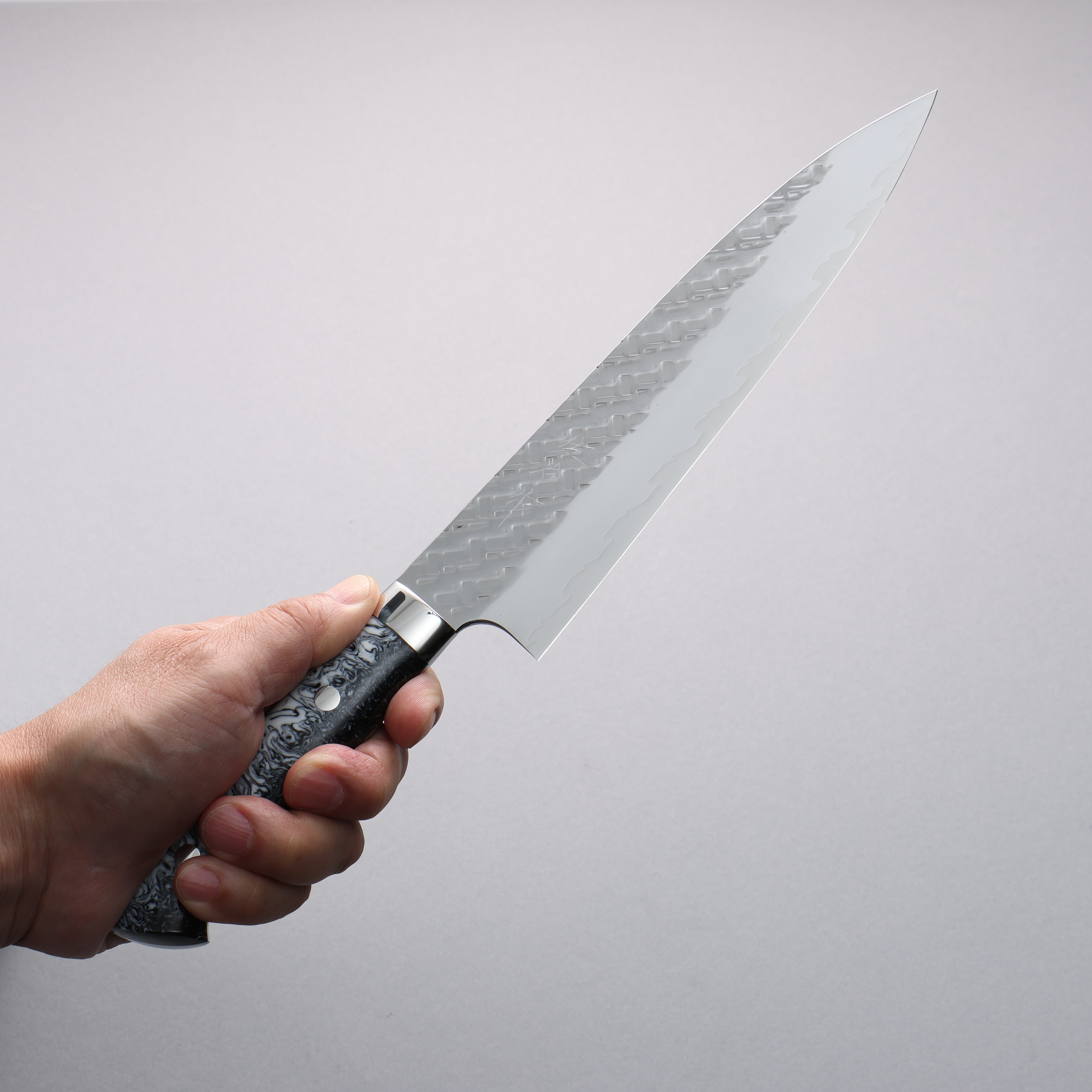 Takeshi Saji SPG STRIX Hammered Migaki Finished Gyuto 210mm White and Black Marble Acrylic Handle - Seisuke Knife