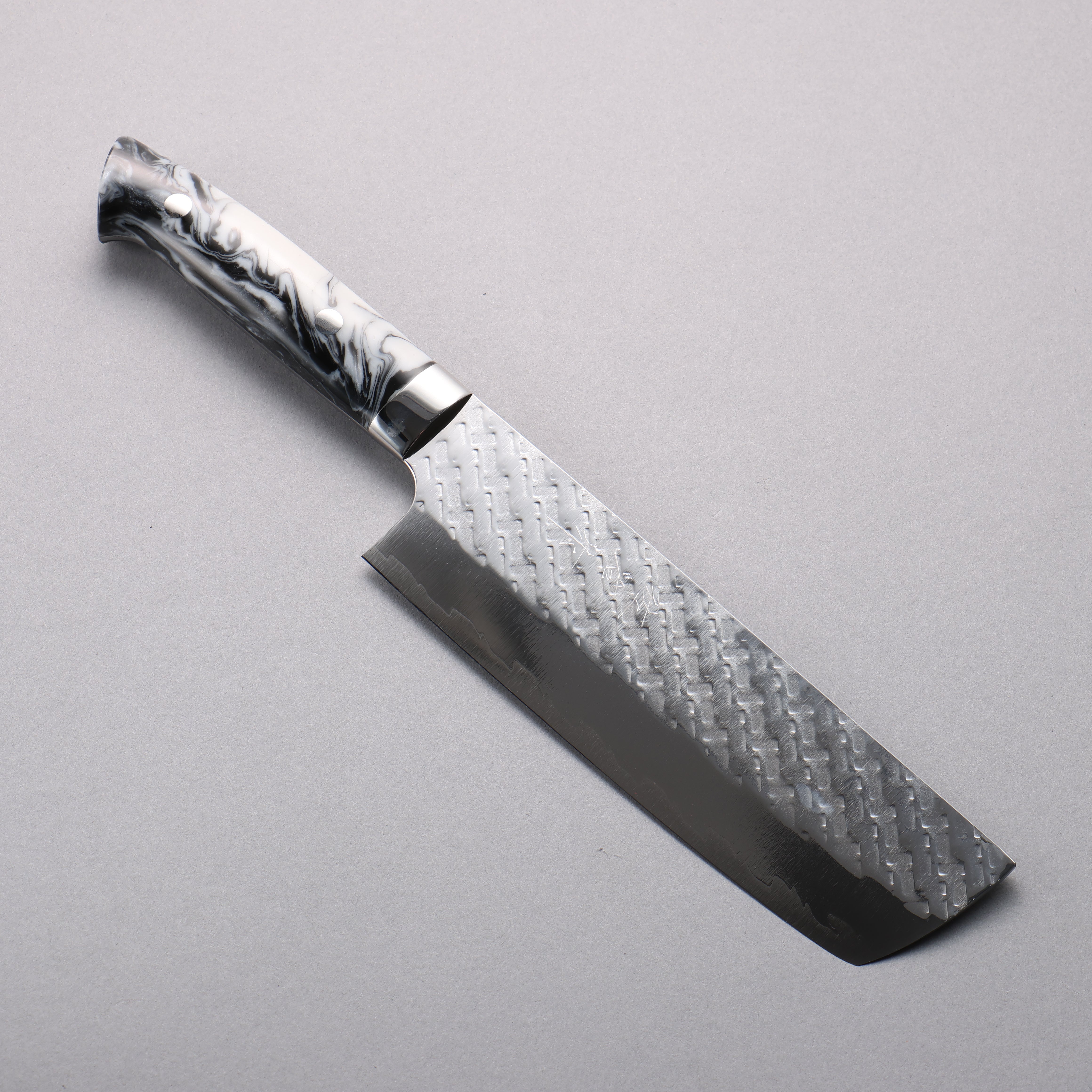 Takeshi Saji SPG STRIX Hammered Migaki Finished Nakiri 165mm White and Black Marble Acrylic Handle - Seisuke Knife