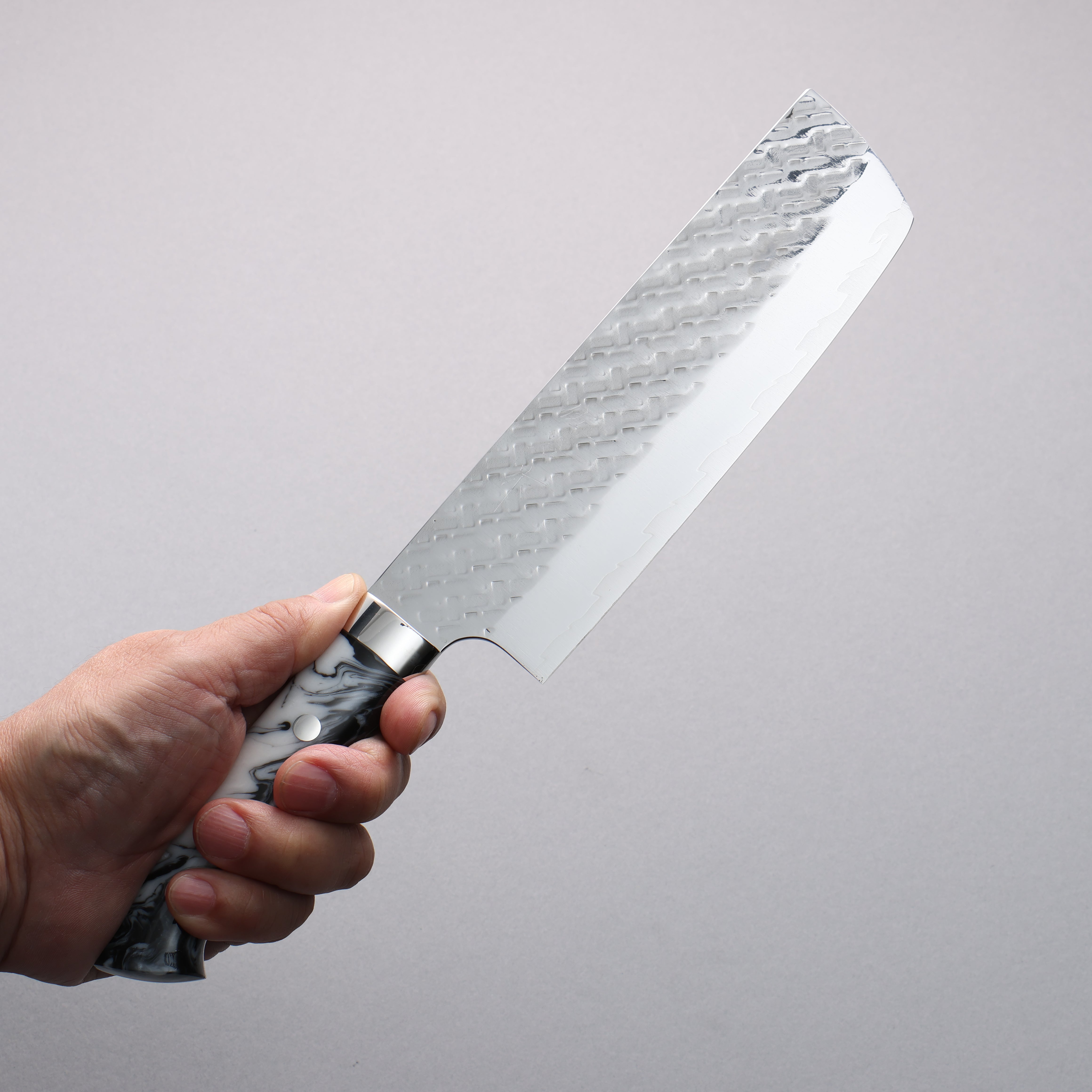 Takeshi Saji SPG STRIX Hammered Migaki Finished Nakiri 165mm White and Black Marble Acrylic Handle - Seisuke Knife