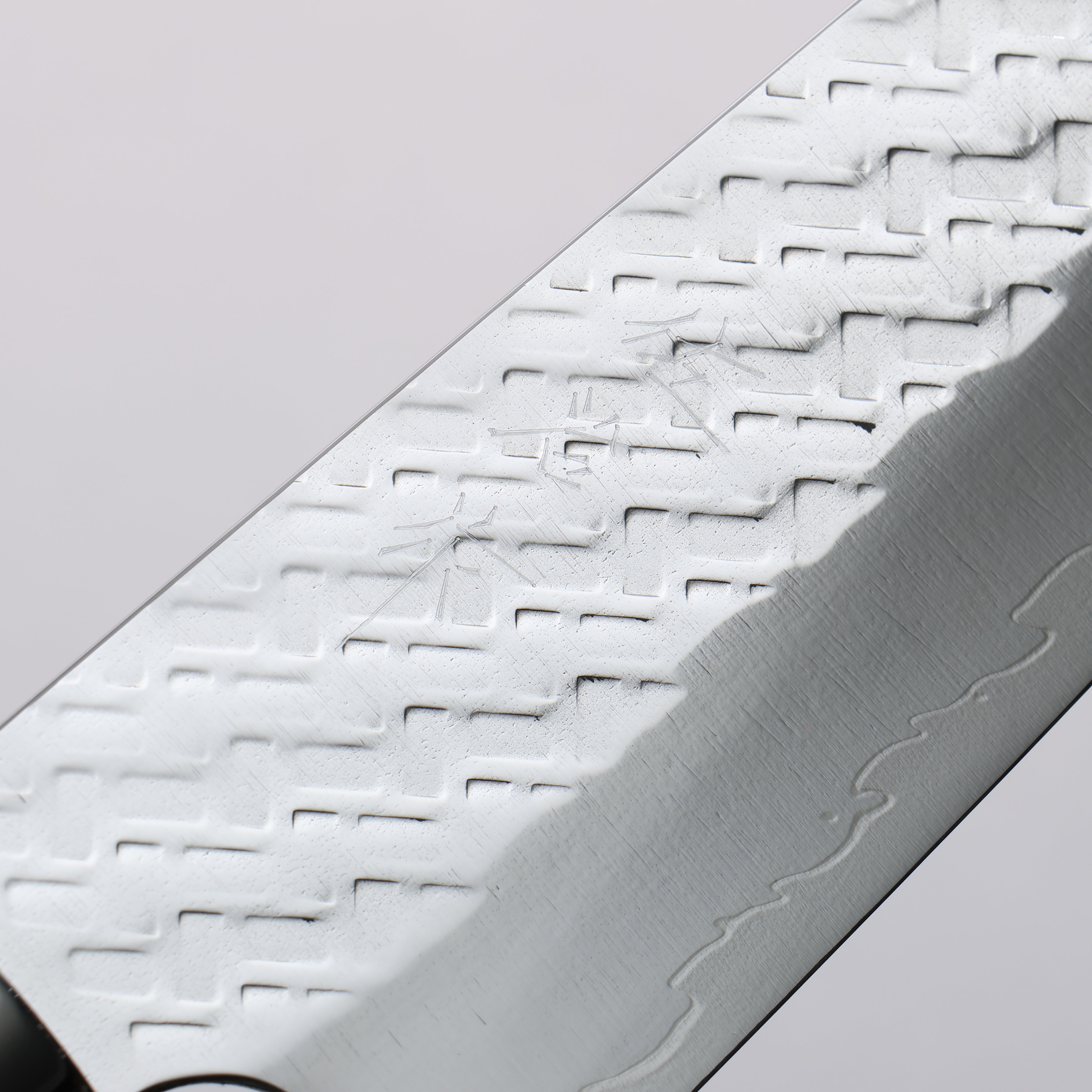 Takeshi Saji SPG STRIX Hammered Migaki Finished Santoku 180mm Blue and White Acrylic Handle - Seisuke Knife