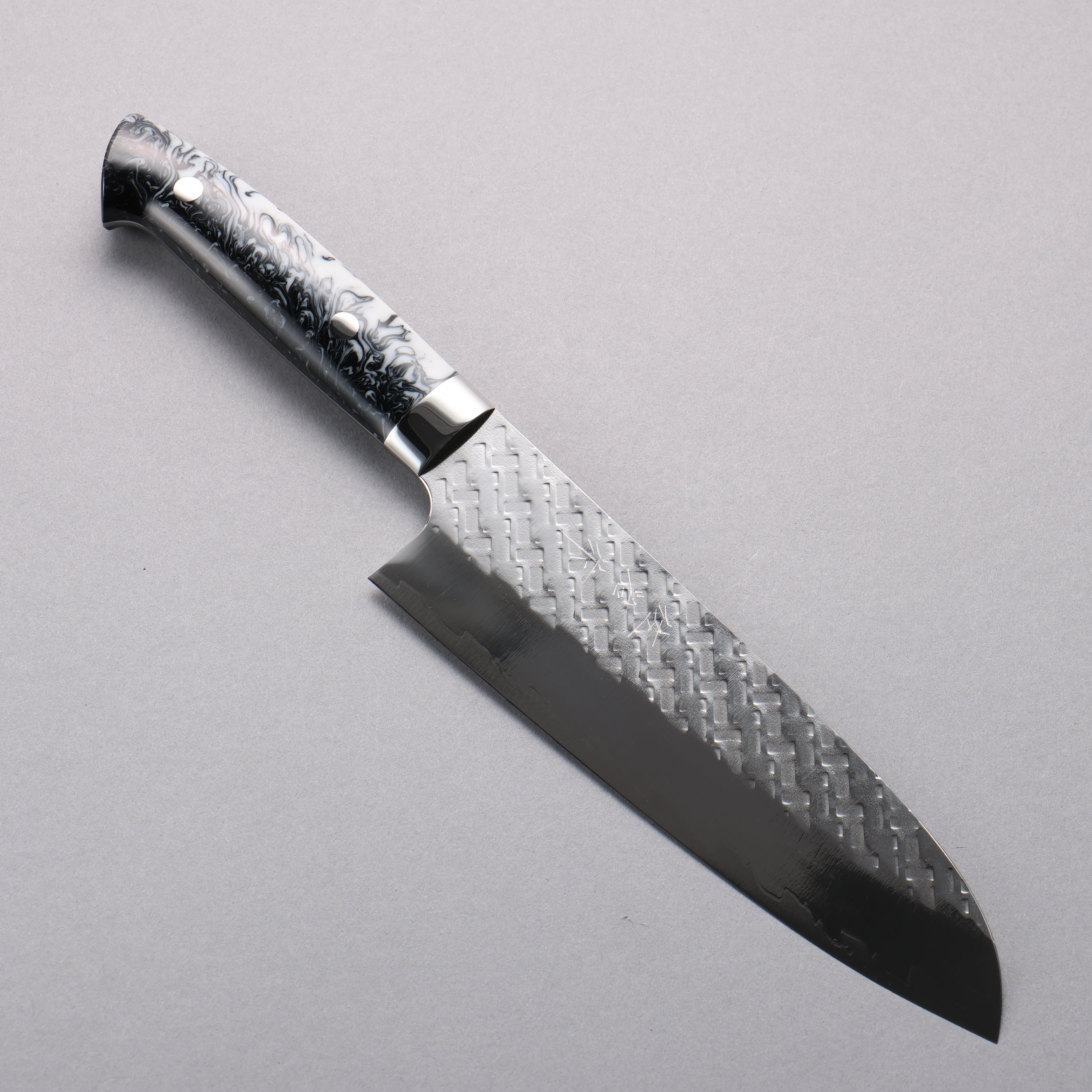Takeshi Saji SPG STRIX Hammered Migaki Finished Santoku 180mm White and Black Marble Acrylic Handle - Seisuke Knife