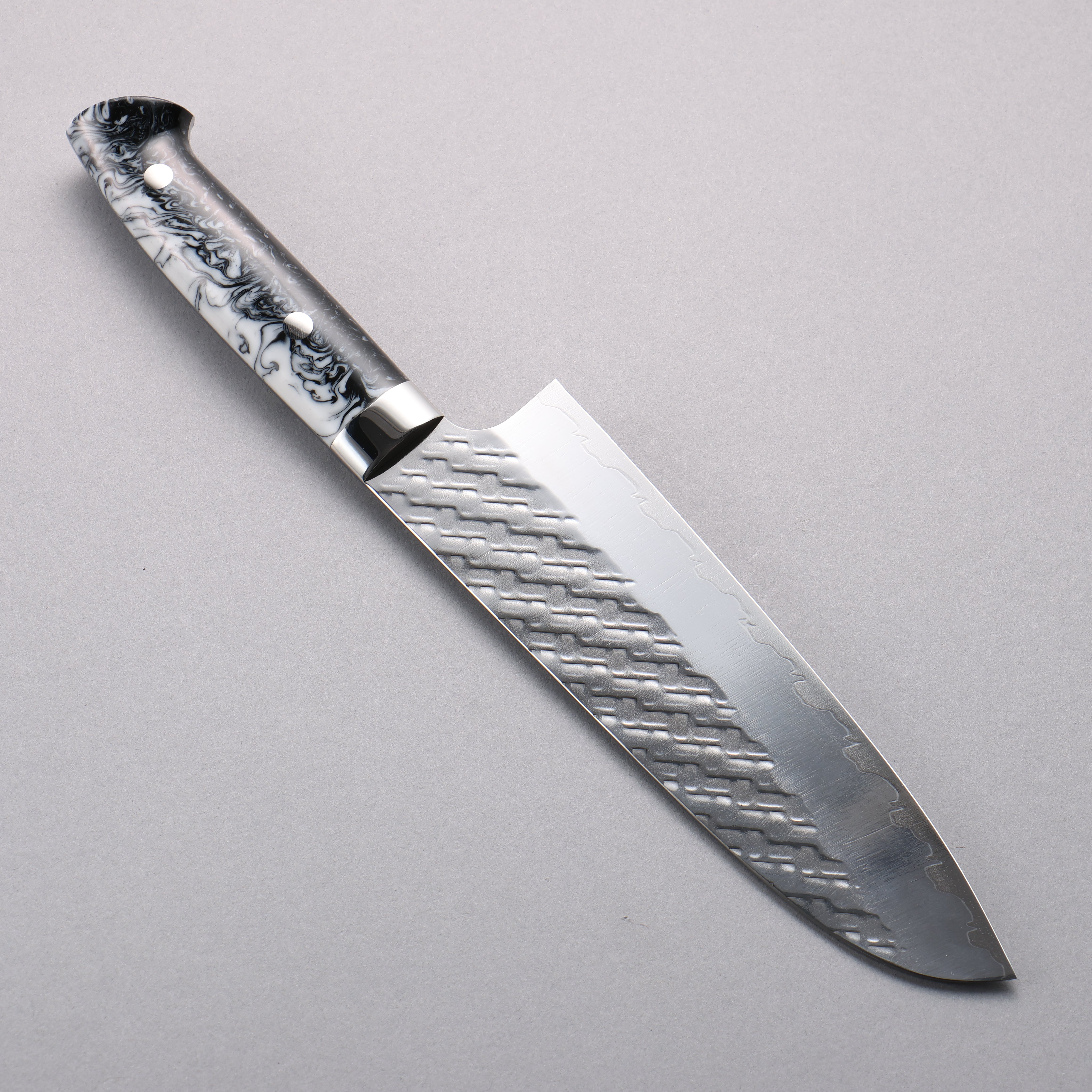 Takeshi Saji SPG STRIX Hammered Migaki Finished Santoku 180mm White and Black Marble Acrylic Handle - Seisuke Knife