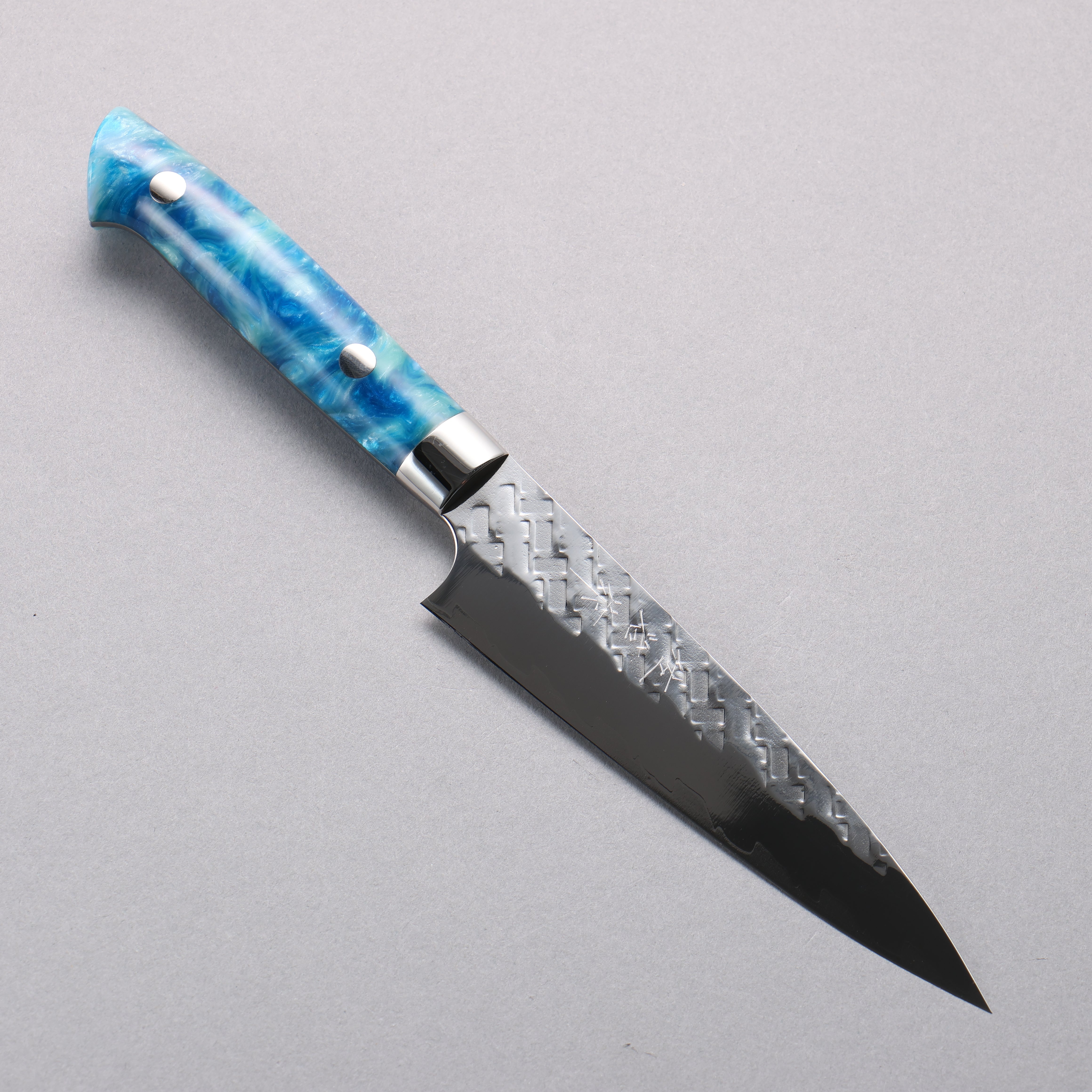 Takeshi Saji SPG STRIX Hammered Migaki Finished Petty-Utility 130mm Blue and White Acrylic Handle - Seisuke Knife