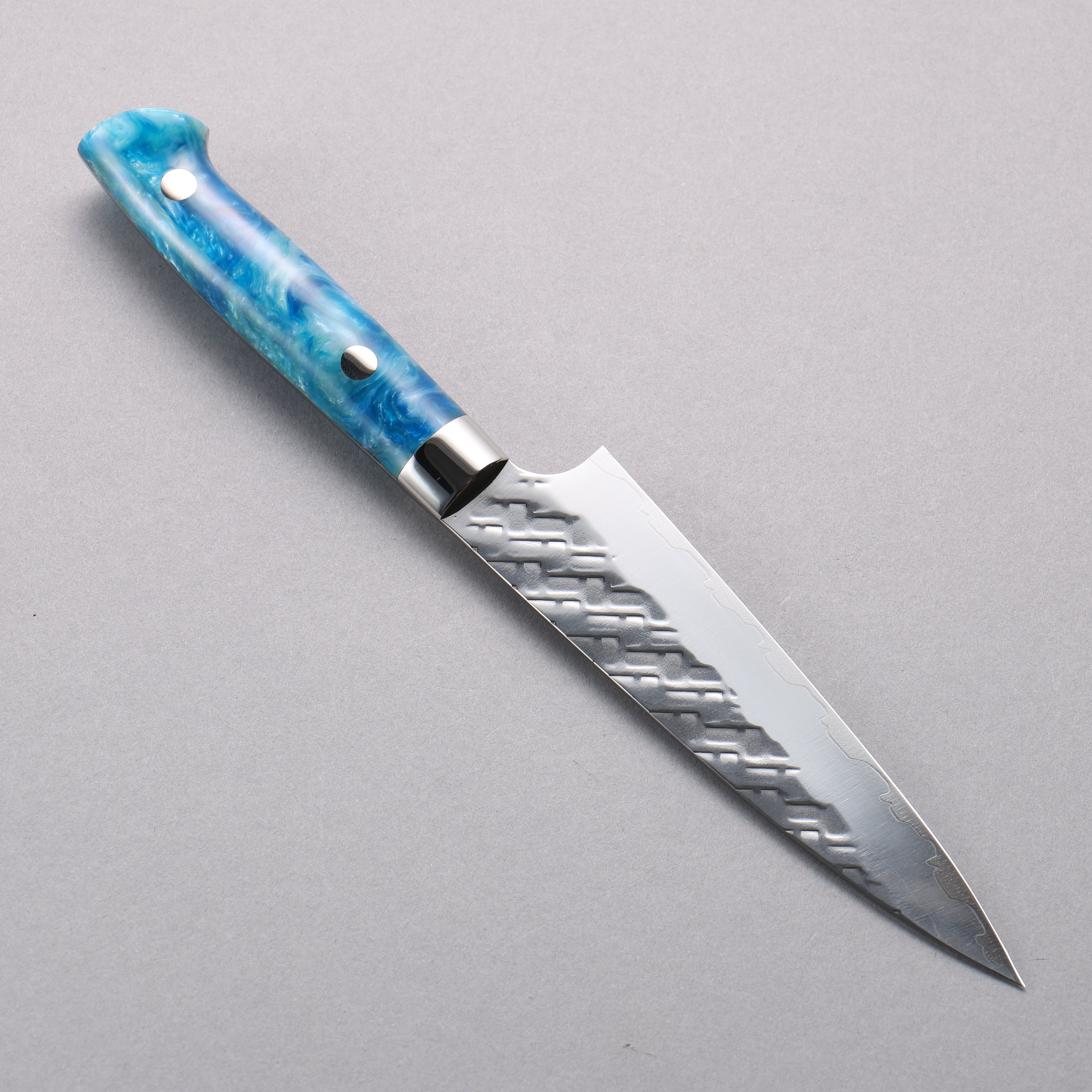 Takeshi Saji SPG STRIX Hammered Migaki Finished Petty-Utility 130mm Blue and White Acrylic Handle - Seisuke Knife