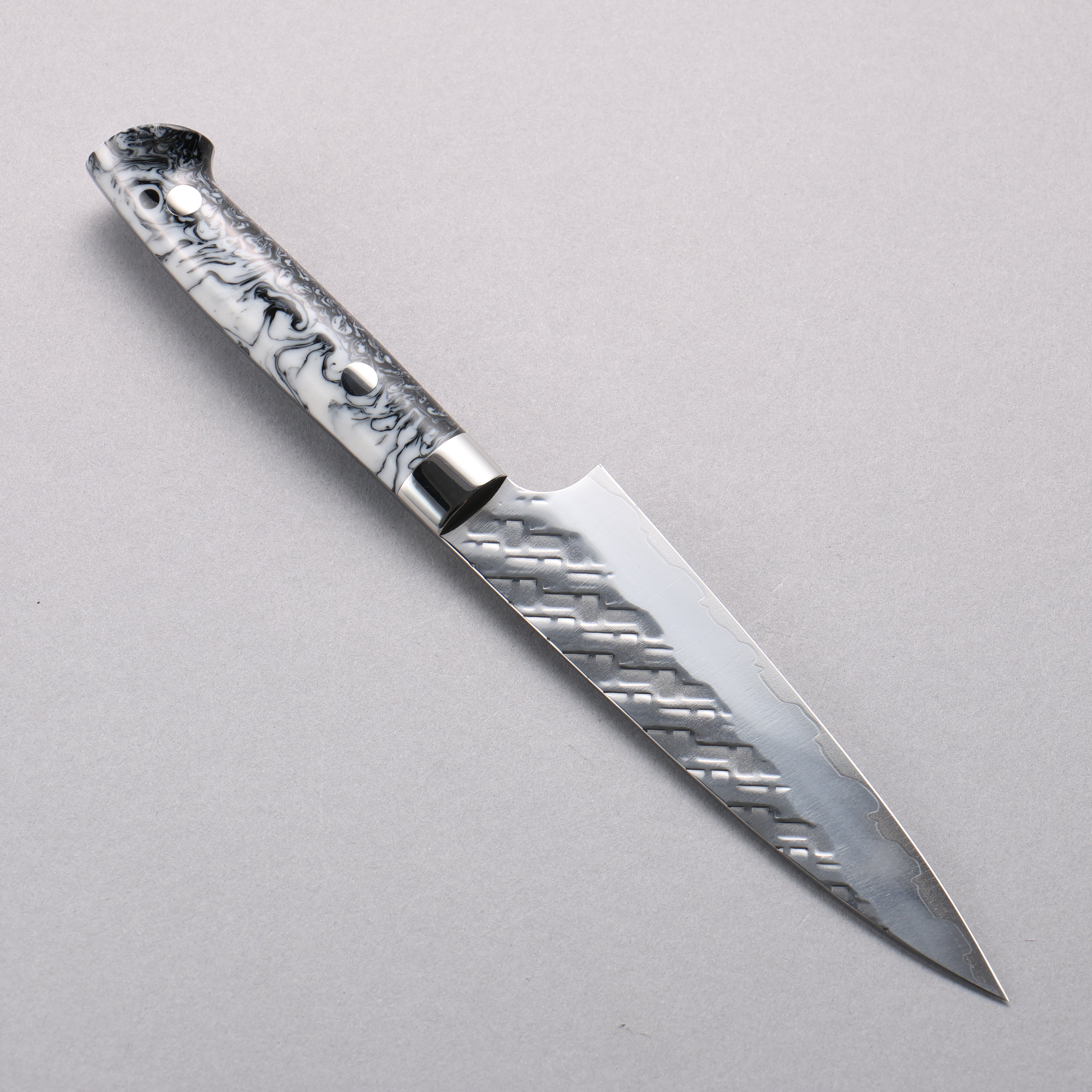 Takeshi Saji SPG STRIX Hammered Migaki Finished Petty-Utility 130mm White and Black Marble Acrylic Handle - Seisuke Knife