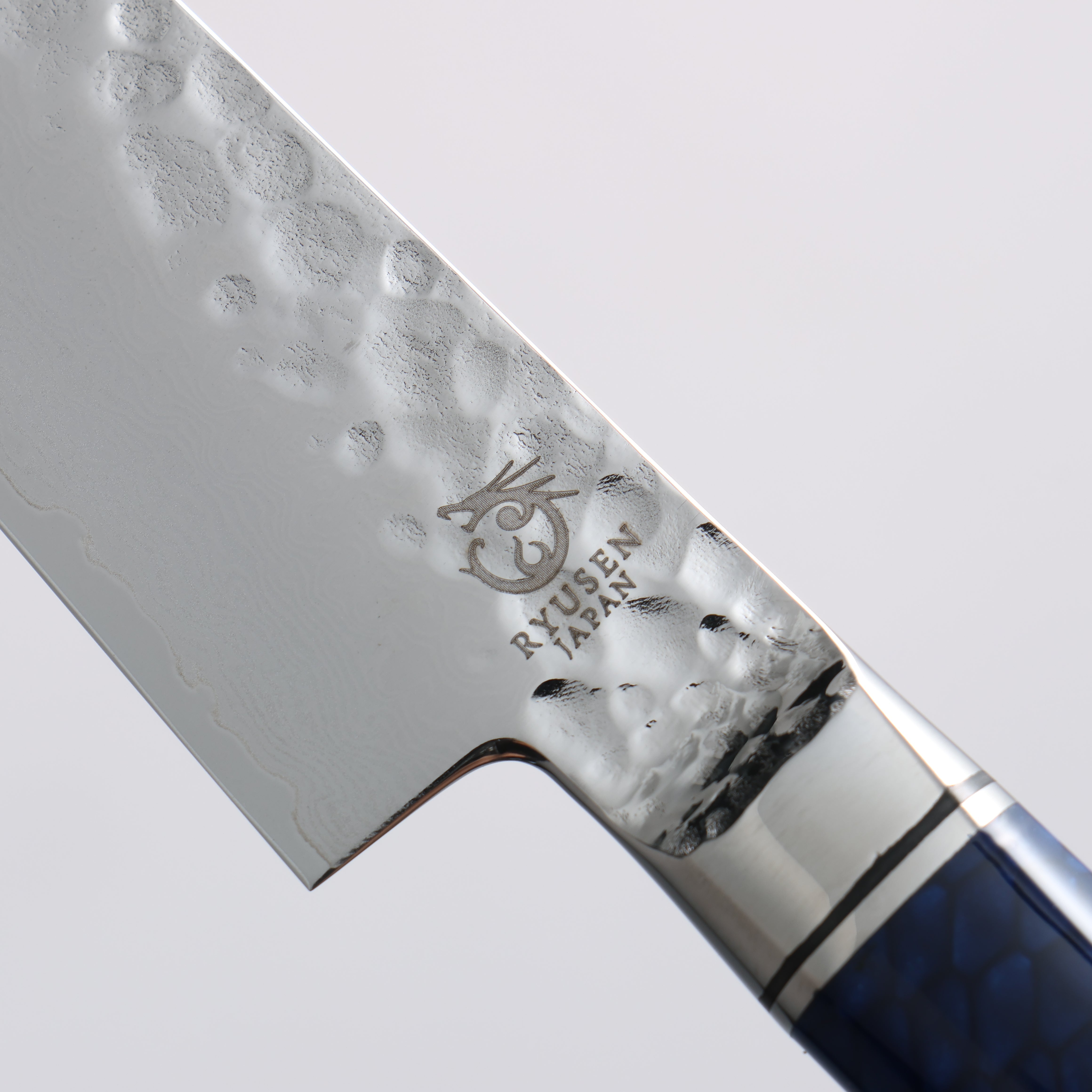 Ryusen Souryurin VG10w 67 Layer Damascus Hammered Kiritsuke Petty-Utility 135mm Polyurethane Handle - Seisuke Knife