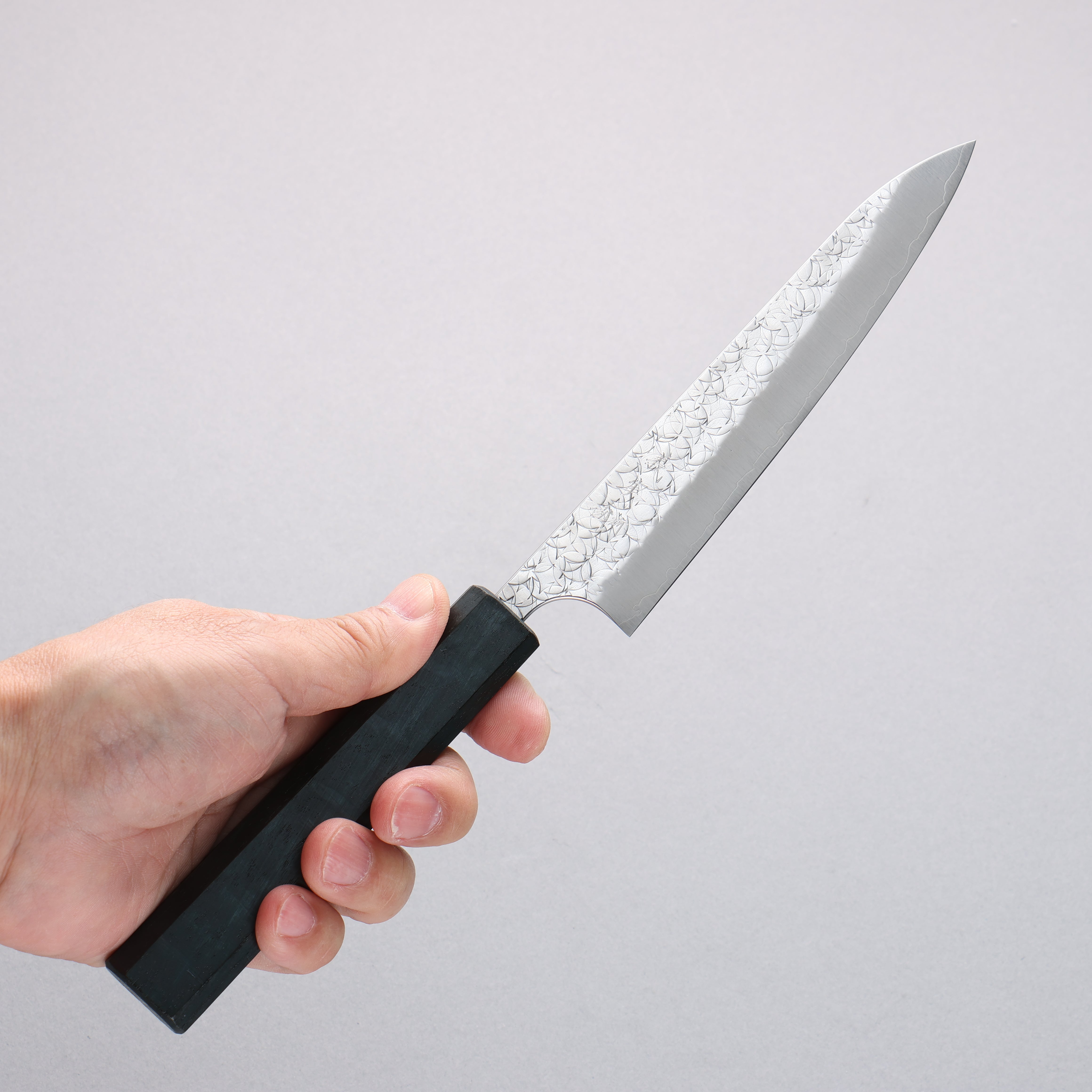 Yoshimi Kato Minamo SG2 Hammered Petty-Utility 150mm Oak (Indigo Dyed) Handle - Seisuke Knife