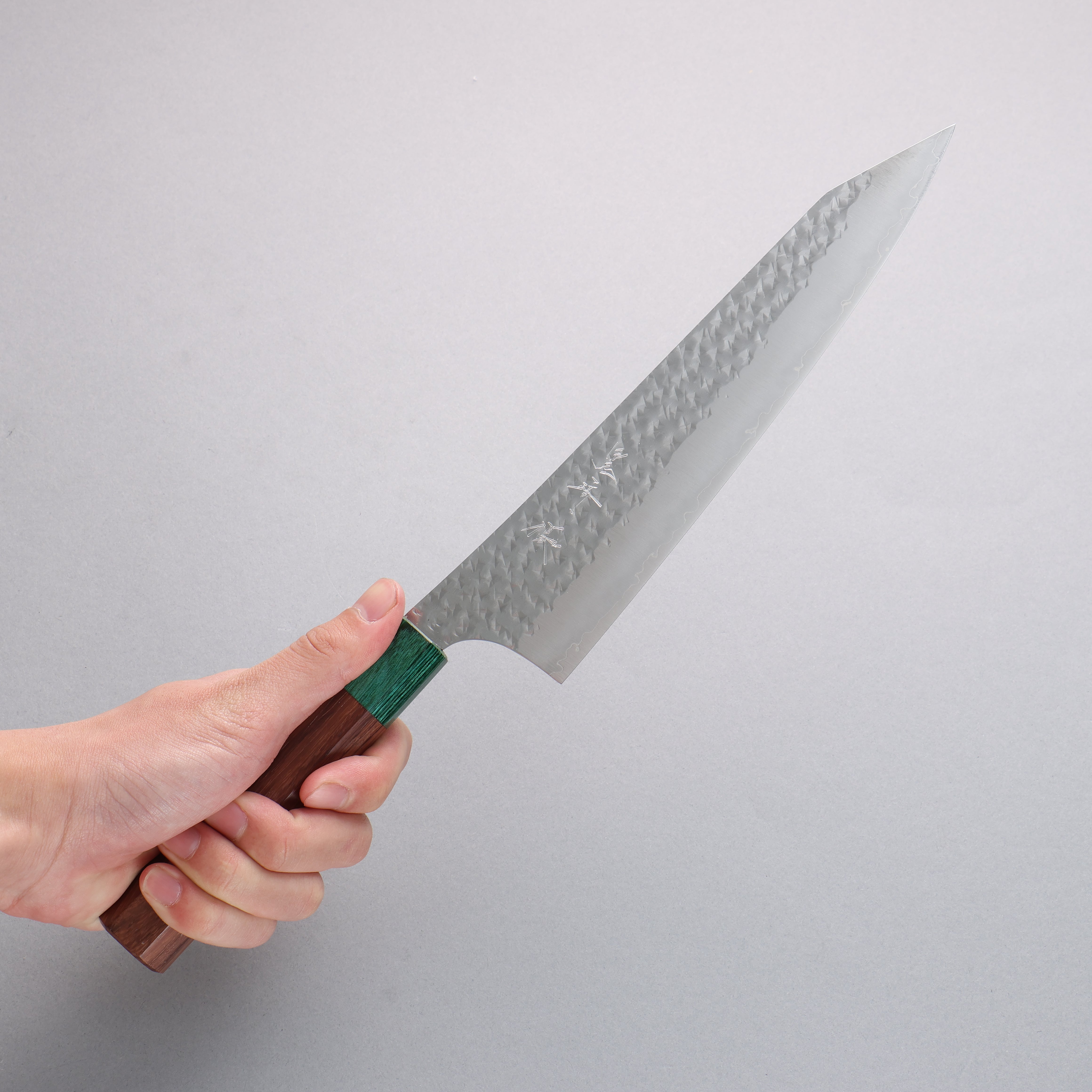 Yu Kurosaki Senko Ei SG2 Hammered Gyuto 210mm Rosewood (ferrule: Green Pakka wood) Handle - Seisuke Knife
