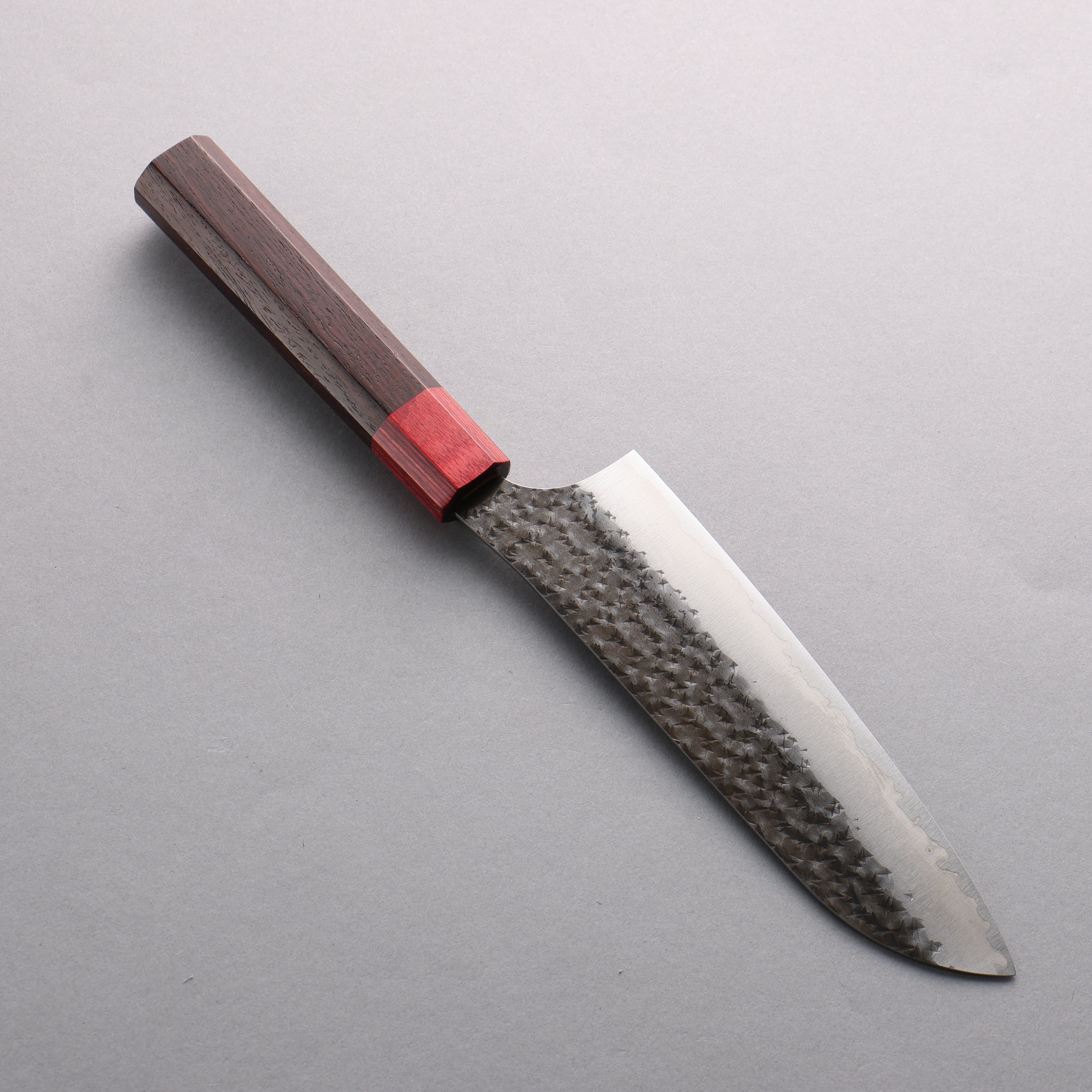 Yu Kurosaki Senko Ryu Blue Super Hammered Kurouchi Santoku 170mm Rosewood & Red Pakkawood Handle - Seisuke Knife