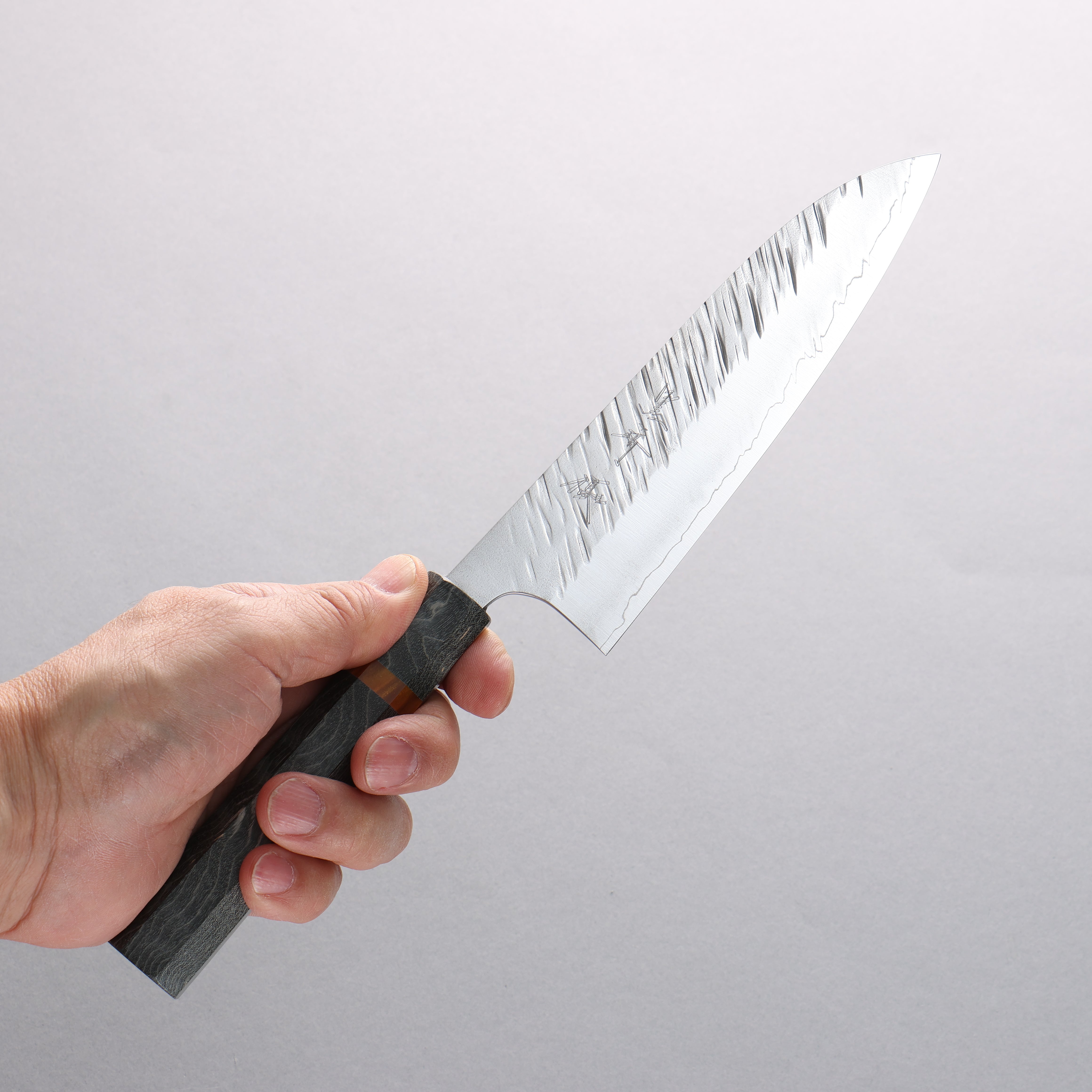 Yu Kurosaki Fujin SG2 Hammered Small Santoku 150mm Stabilized wood (With Acrylic Ring) Handle - Seisuke Knife