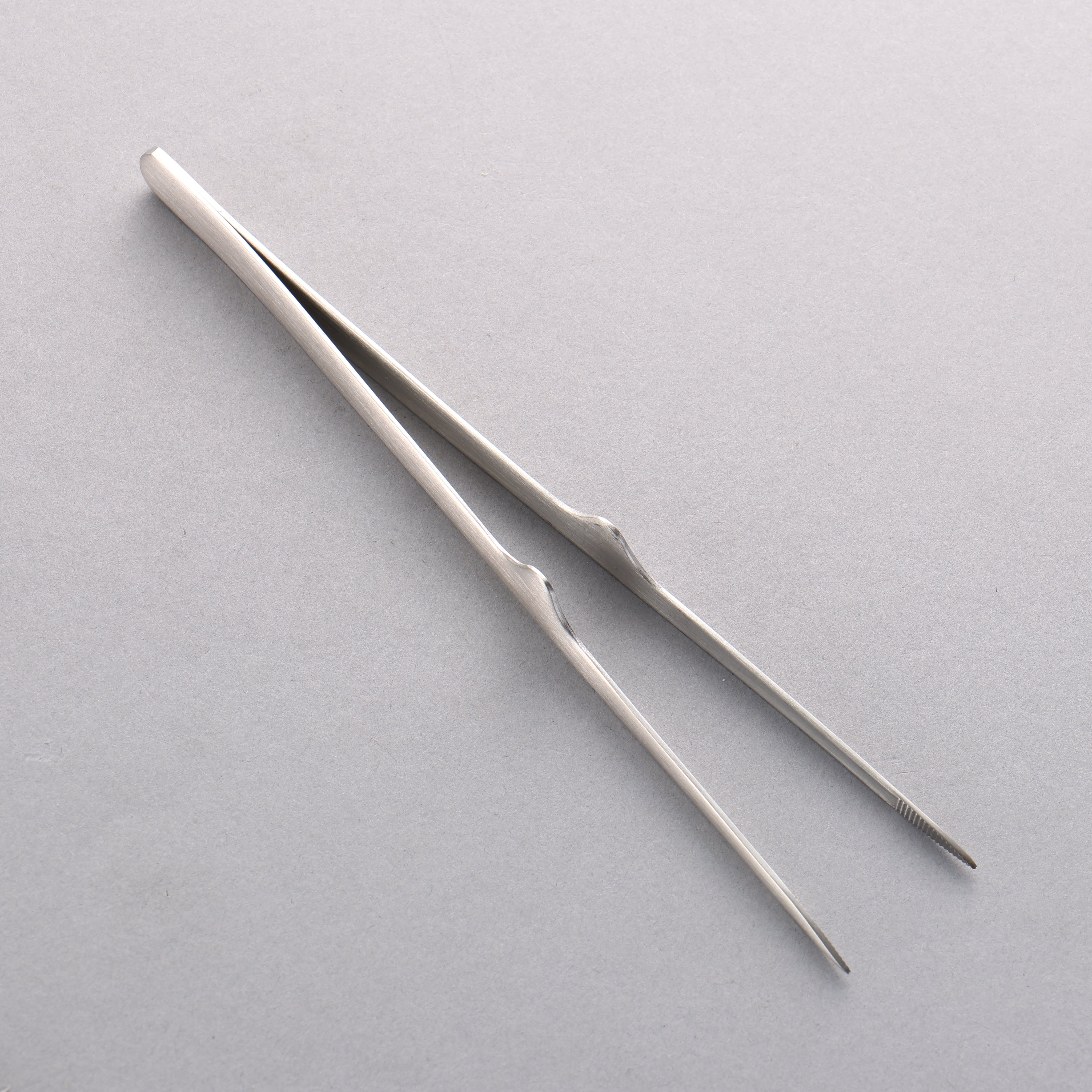 Gestura Petite Stando Silver Metal Tongs 200mm - Seisuke Knife