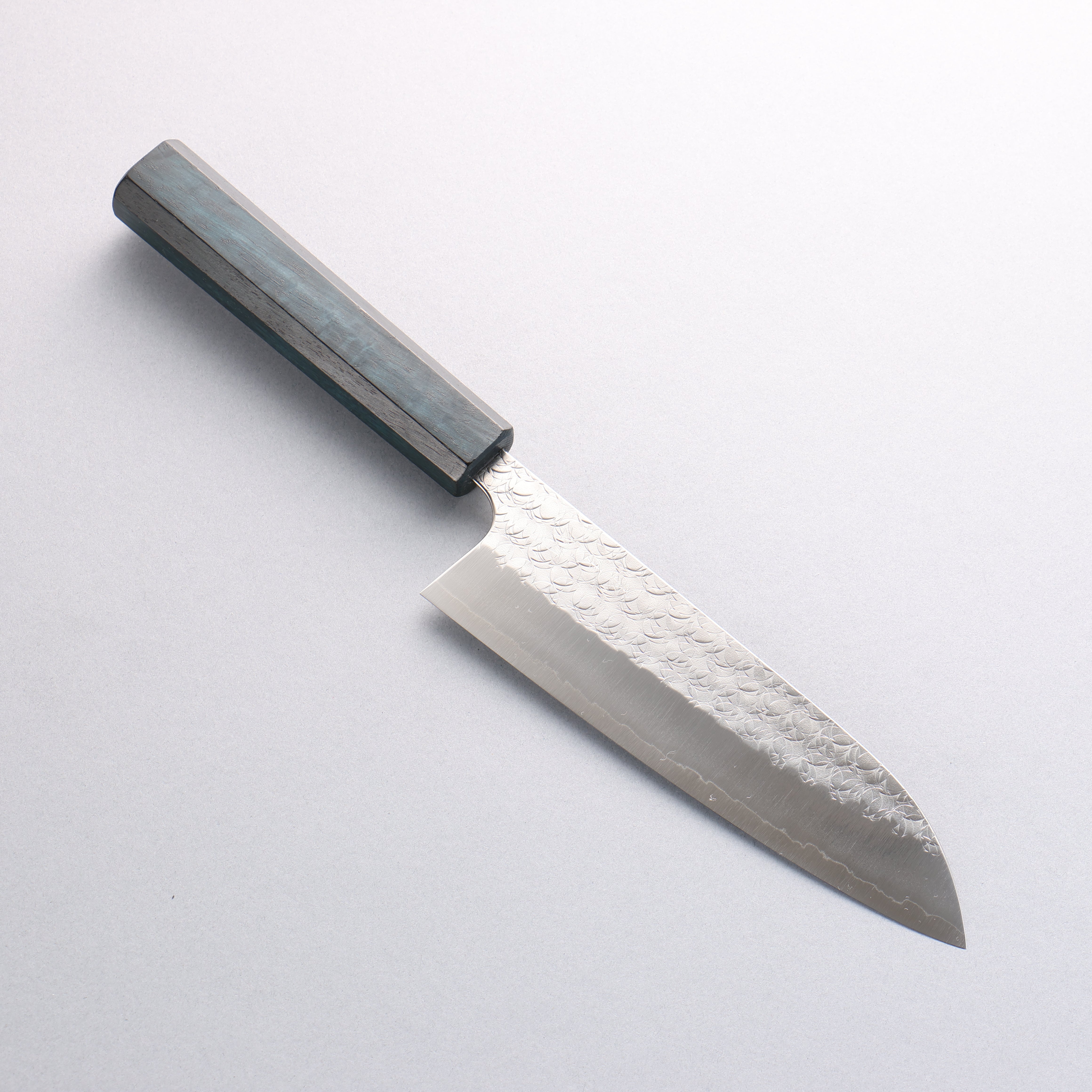Yoshimi Kato Minamo SG2 Hammered Santoku 170mm Oak (Indigo Dyed) Handle - Seisuke Knife