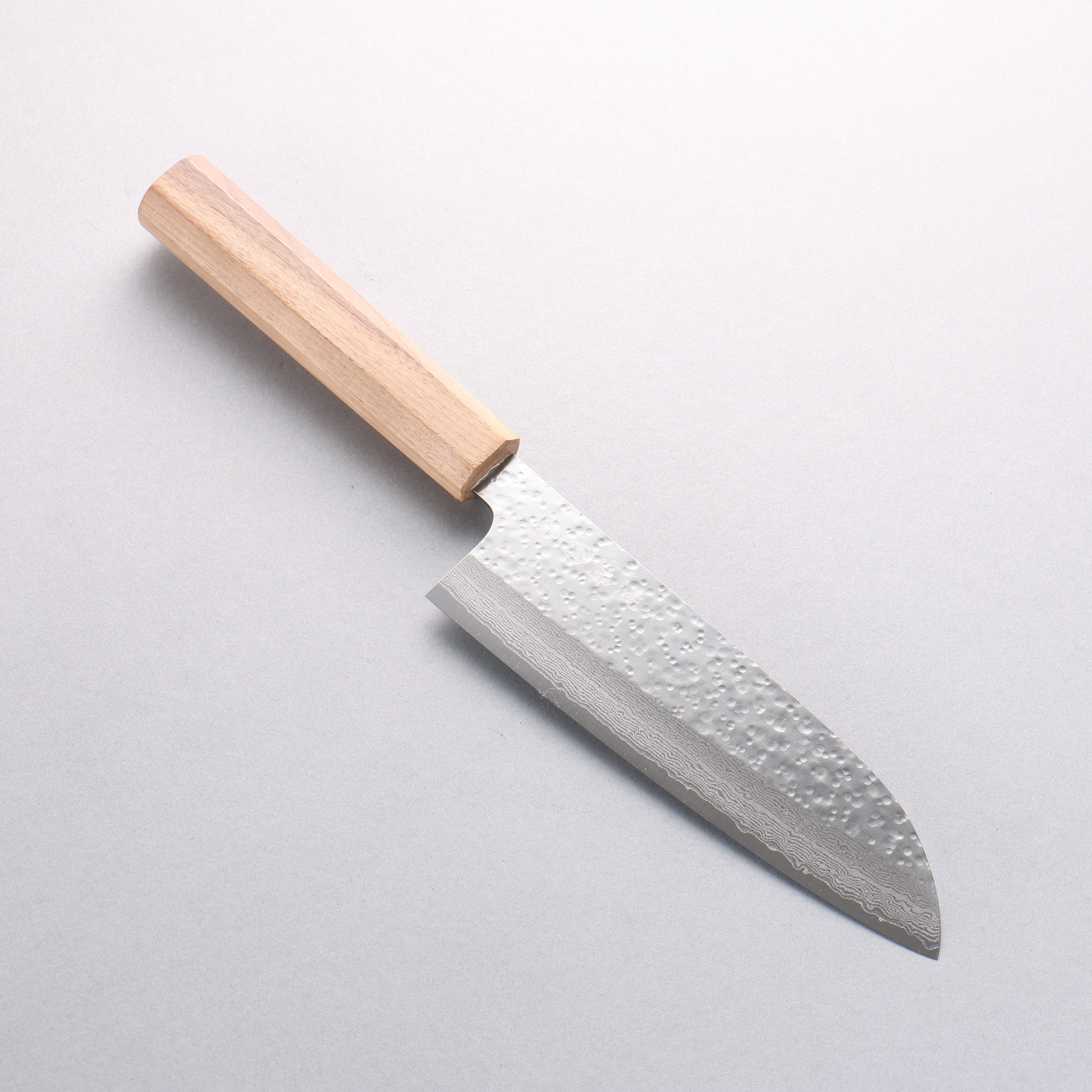 Makoto Kurosaki VG7 Maru Hammered Damascus Santoku 170mm Walnut Handle - Seisuke Knife