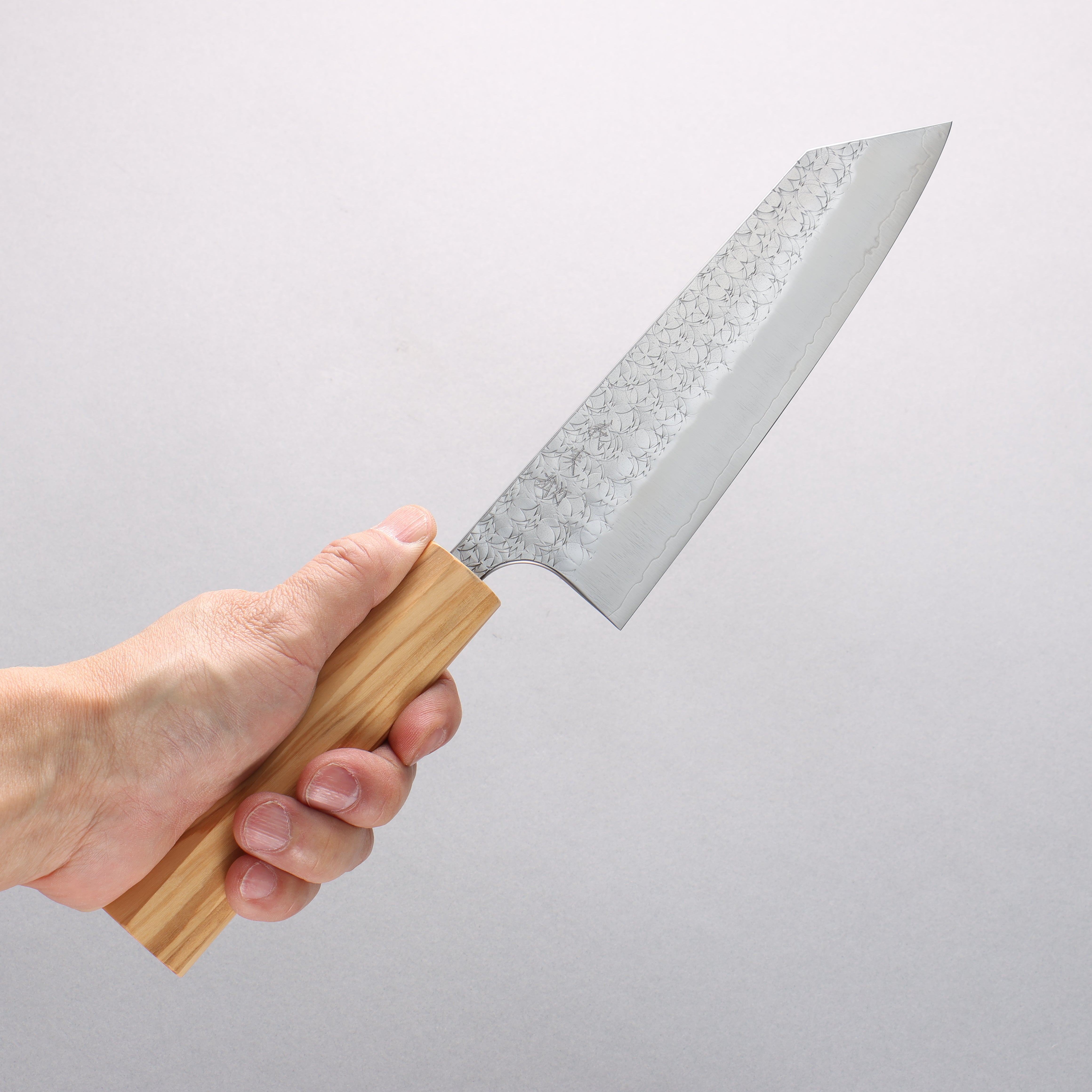 Yoshimi Kato Minamo SG2 Hammered Bunka 170mm Olive tree (V Shaped) Handle - Seisuke Knife