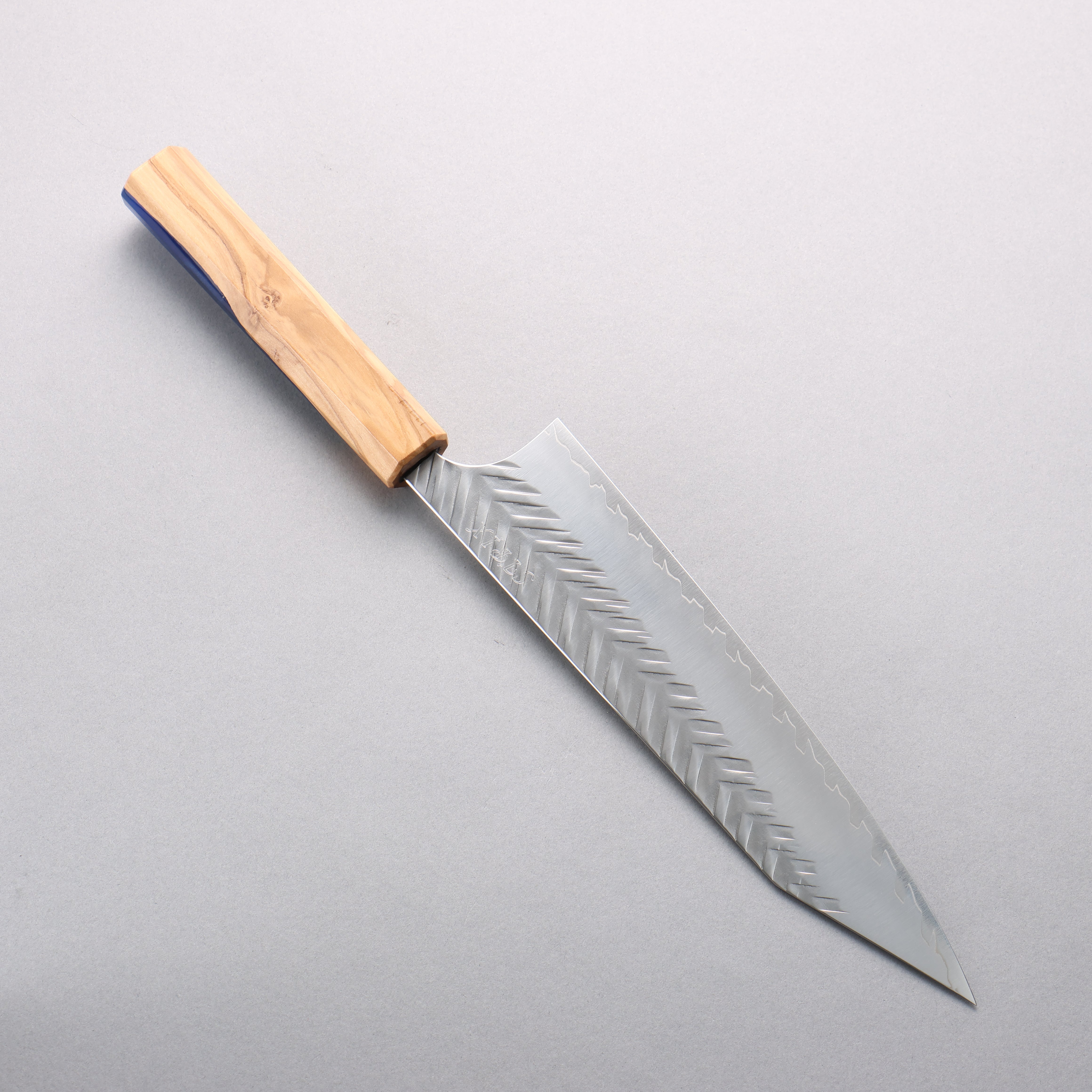 Yoshimi Kato SPG STRIX Hammered (V) Kiritsuke Gyuto 210mm Olive Tree and Blue Resin Handle - Seisuke Knife