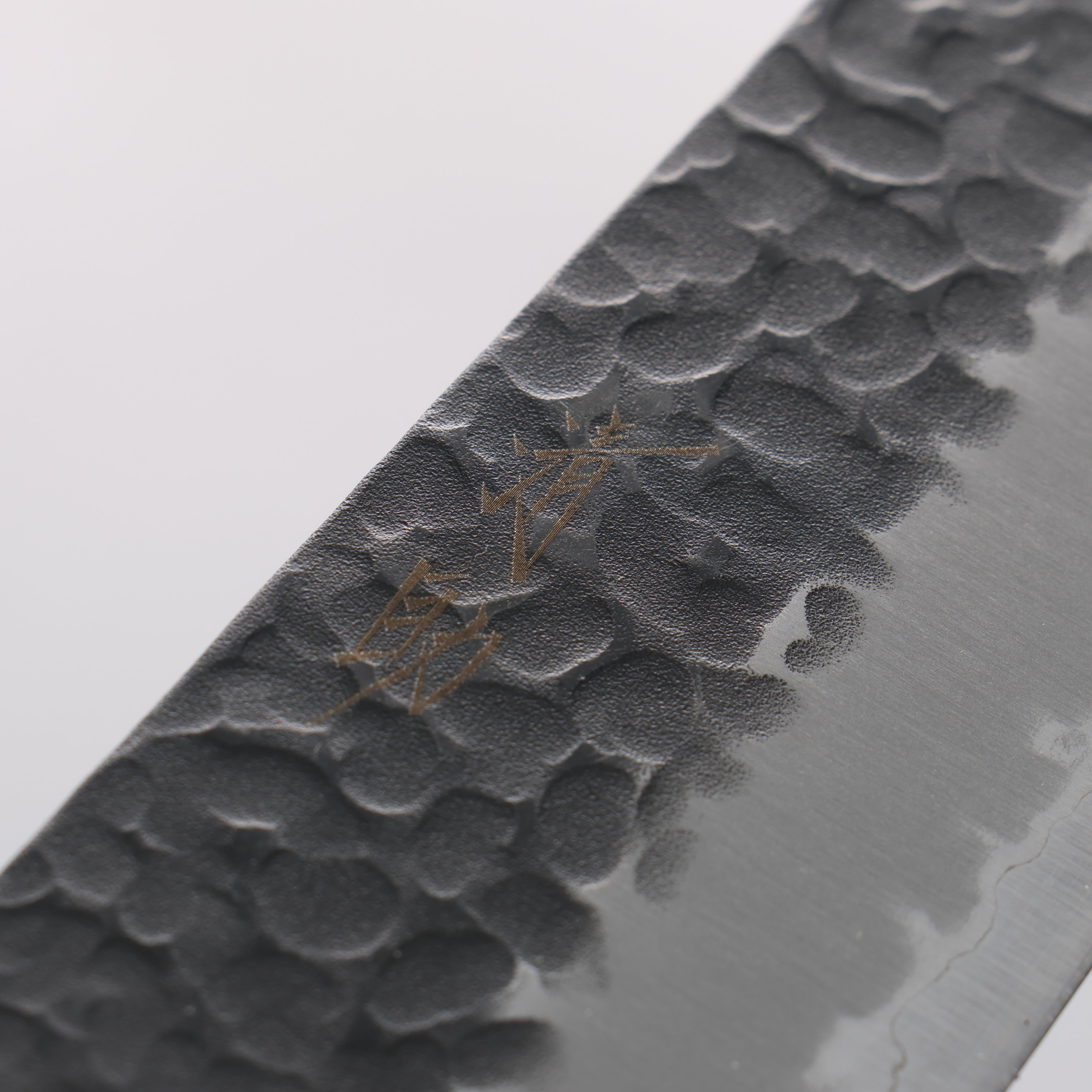 Seisuke Kurobeni Blue Super Hammered Kurouchi Santoku 185mm Red Pakka wood Handle - Seisuke Knife