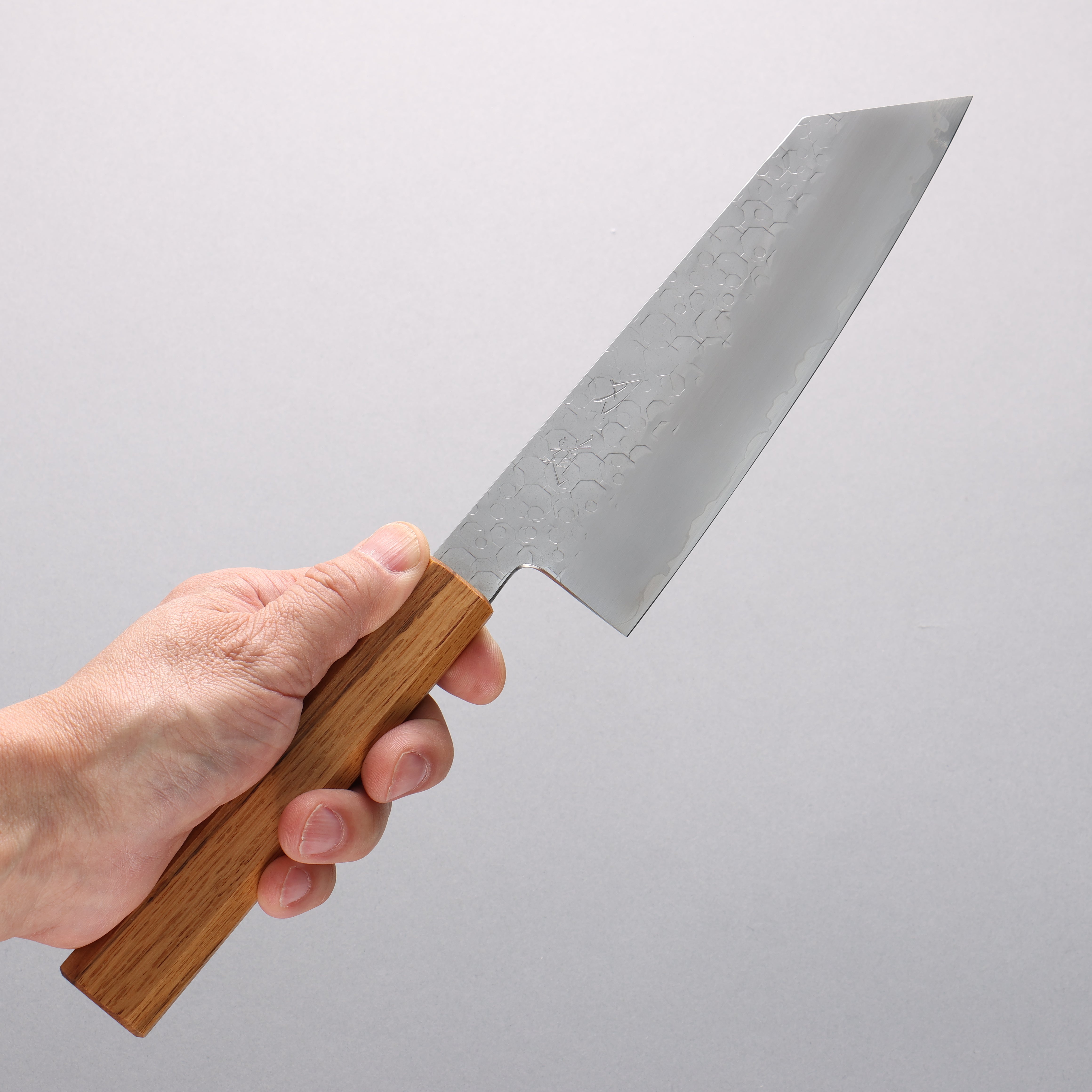 Hado Shiosai SG2 Hammered Bunka 180mm Oak Handle - Seisuke Knife