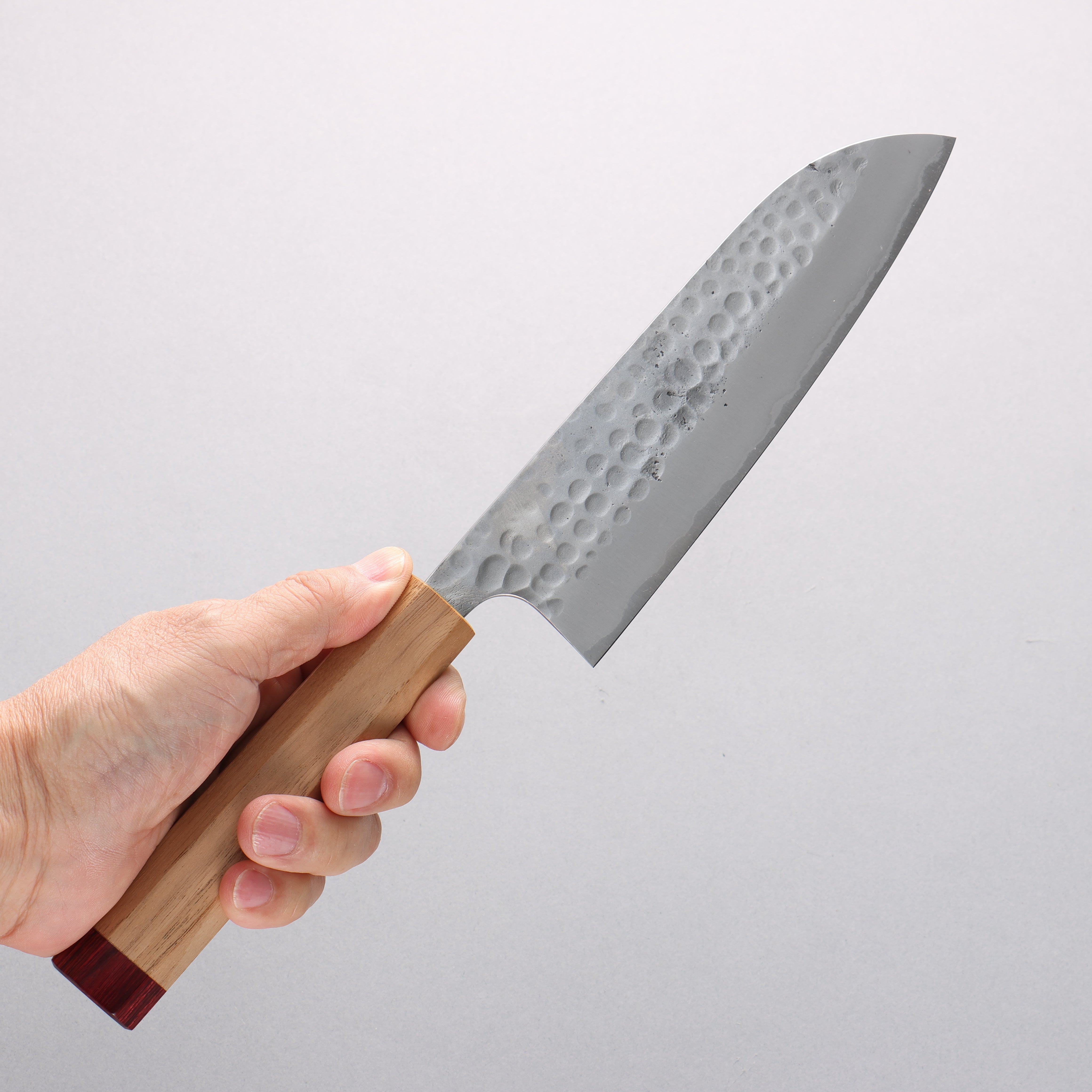 Anryu Blue Super Hammered Santoku 170mm Walnut (Red End Ferrule) Handle - Seisuke Knife