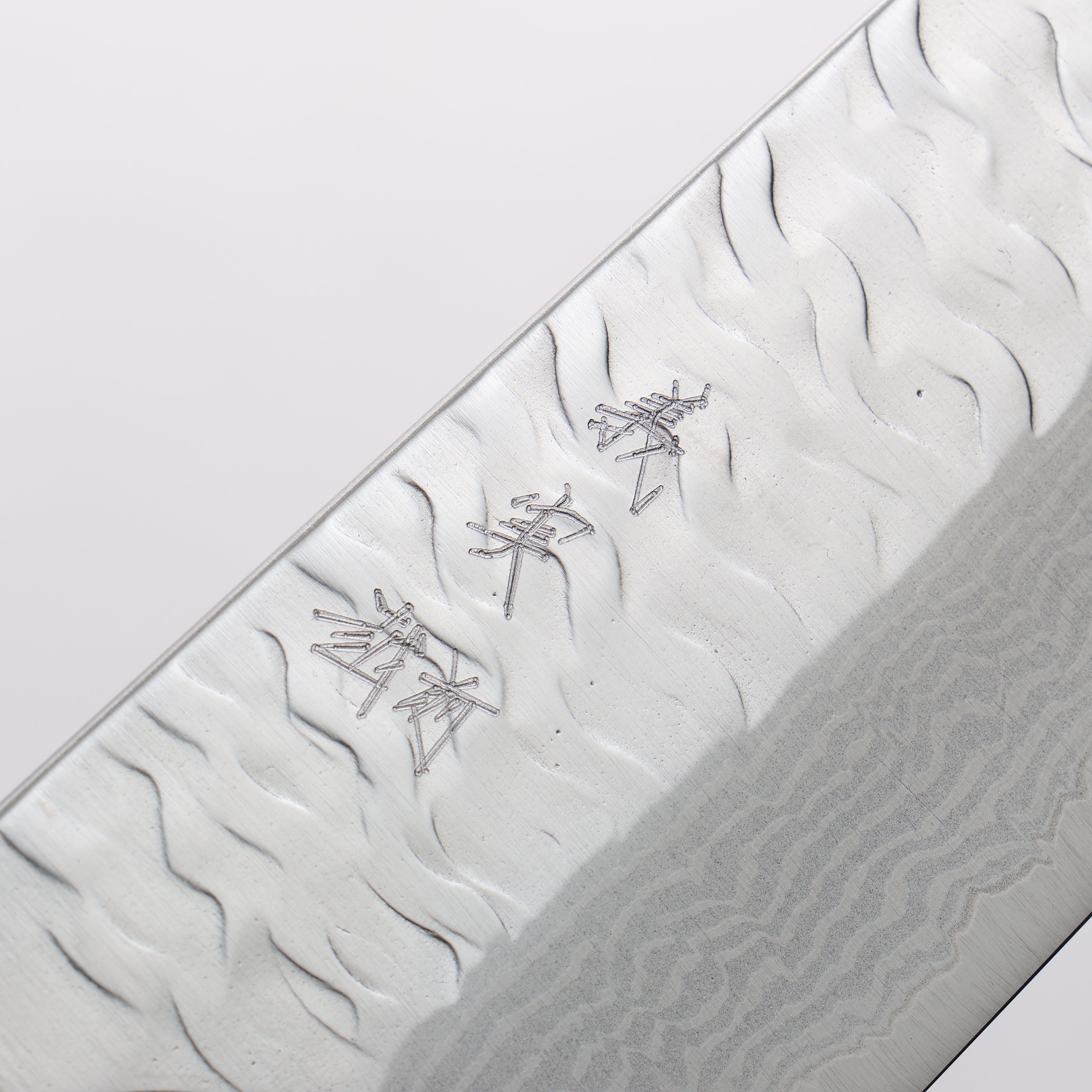 Yoshimi Kato Nami VG-XEOS Hammered Damascus Kiritsuke Gyuto 210mm Rosewood (Ferrule: Ebony) Handle - Seisuke Knife