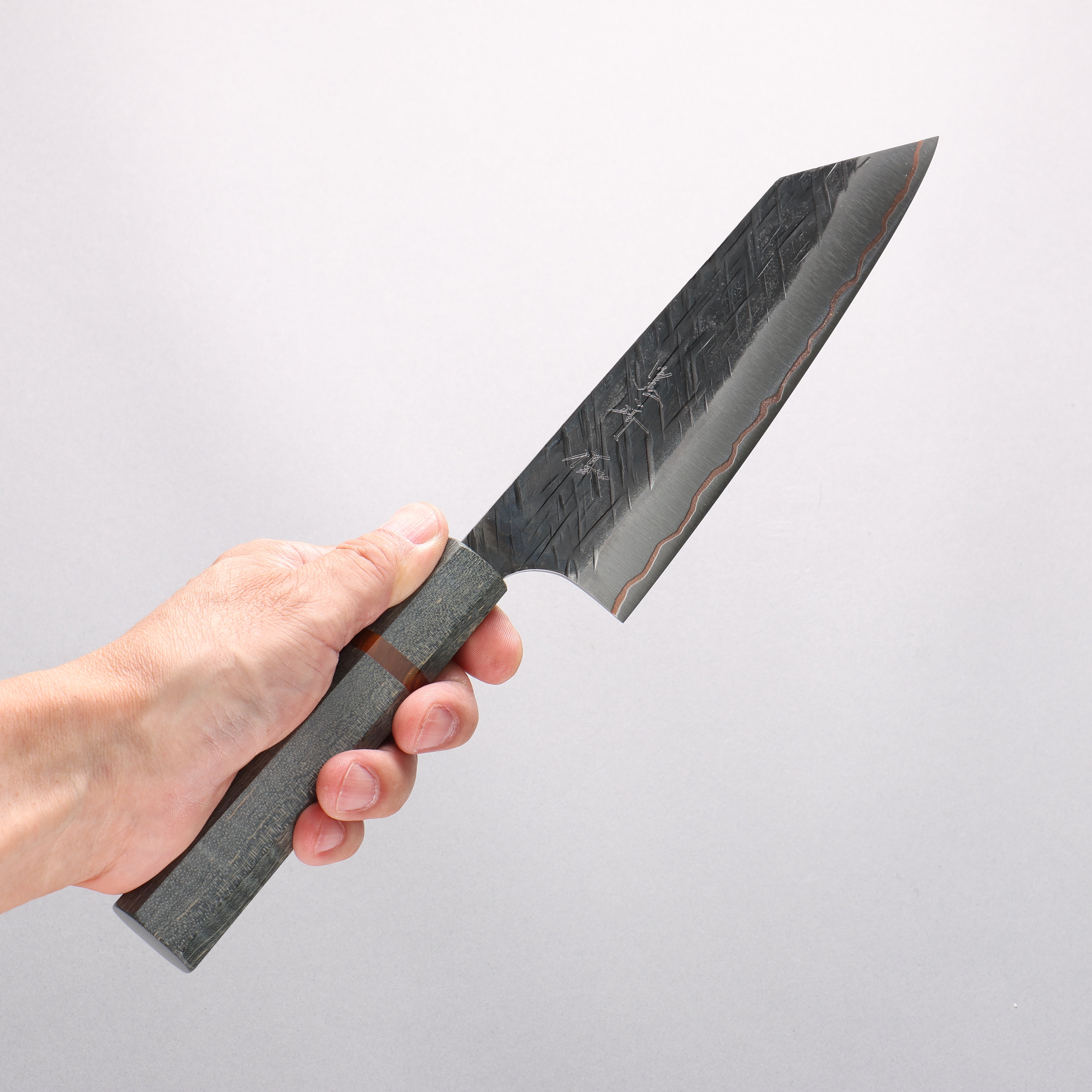 Yu Kurosaki Raijin V-Toku2 Hammered Black Finished Bunka 170mm Stabilized wood (With Acrylic Ring) Handle - Seisuke Knife