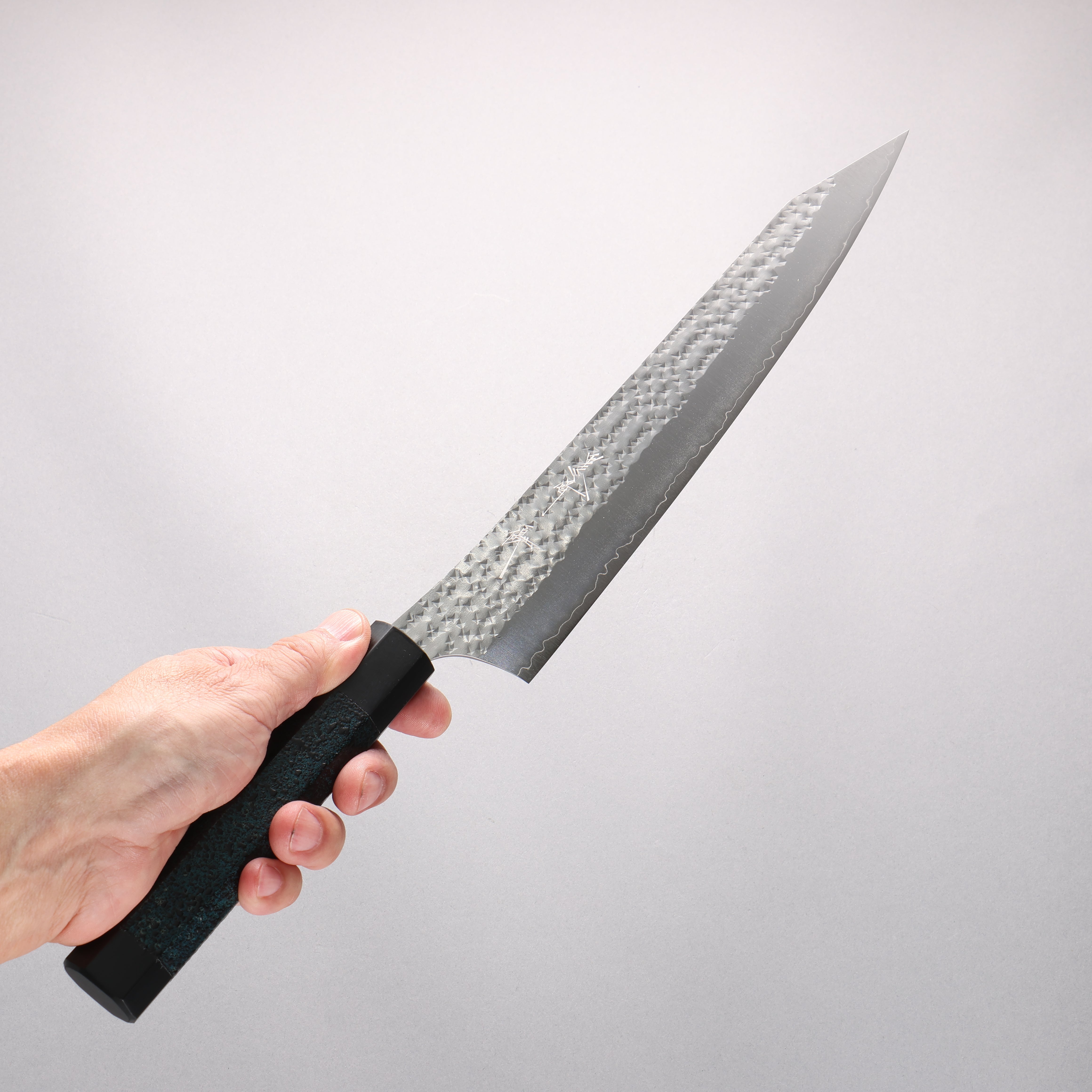 Yu Kurosaki Senko Ei Ai SG2 Hammered Sujihiki 240mm Indigo Tenmoku Lacquered Handle with Sheath - Seisuke Knife