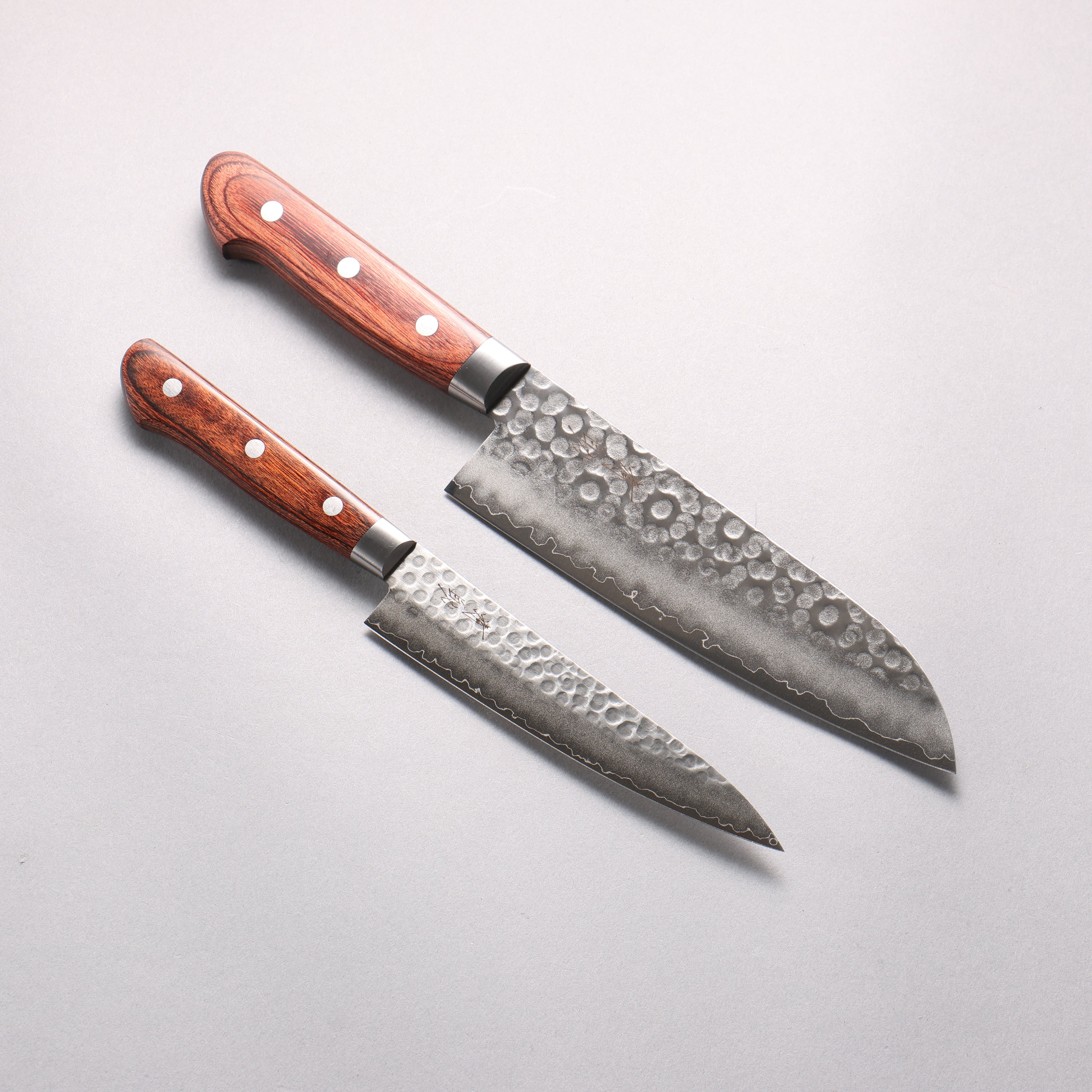 Seisuke VG10 Hammered Santoku 170mm & Petty 140mm Mahogany Handle - Seisuke Knife