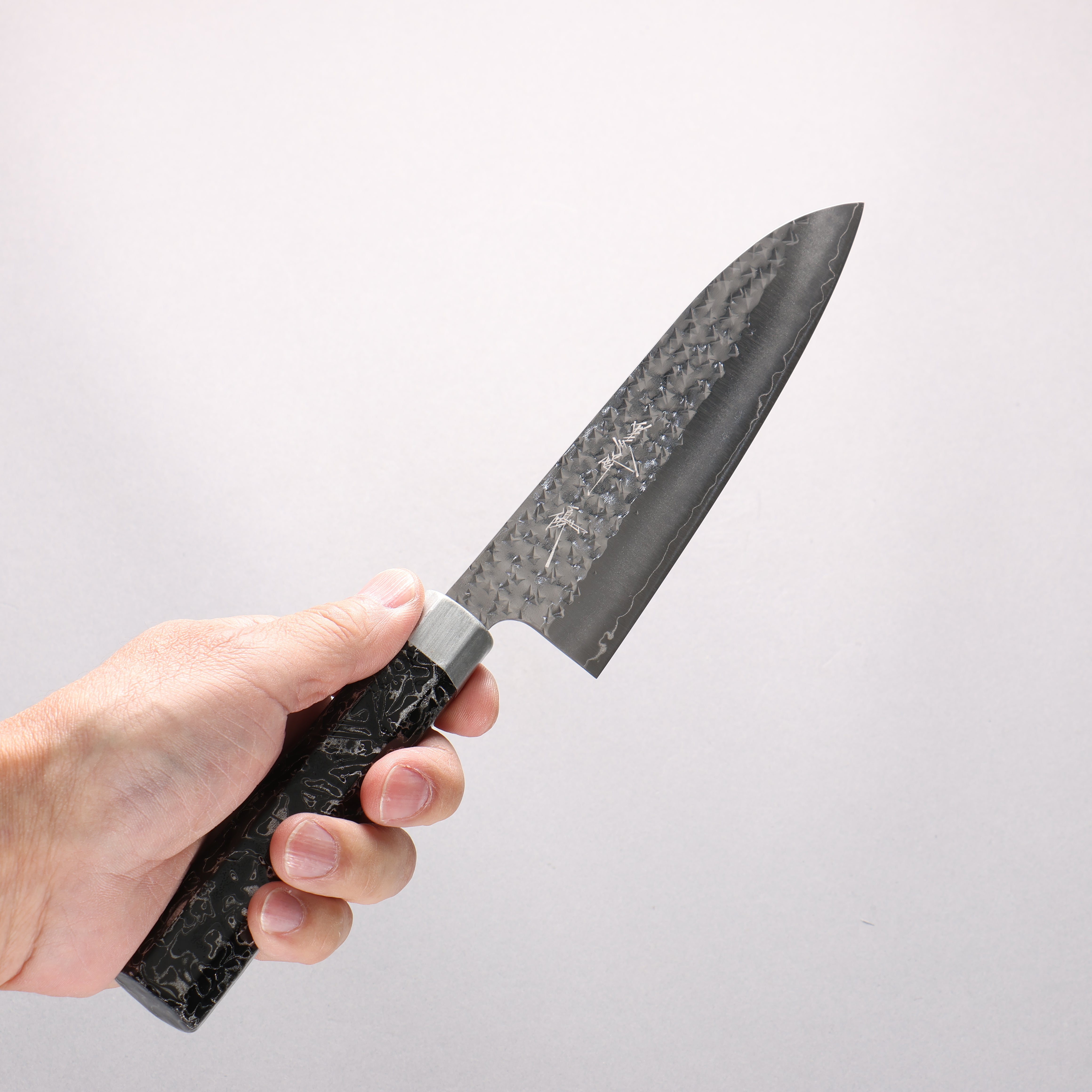 Yu Kurosaki Senko Ryu SG2 Hammered Small Santoku 150mm Black Lacquered (ferrule: Silver color) Handle - Seisuke Knife