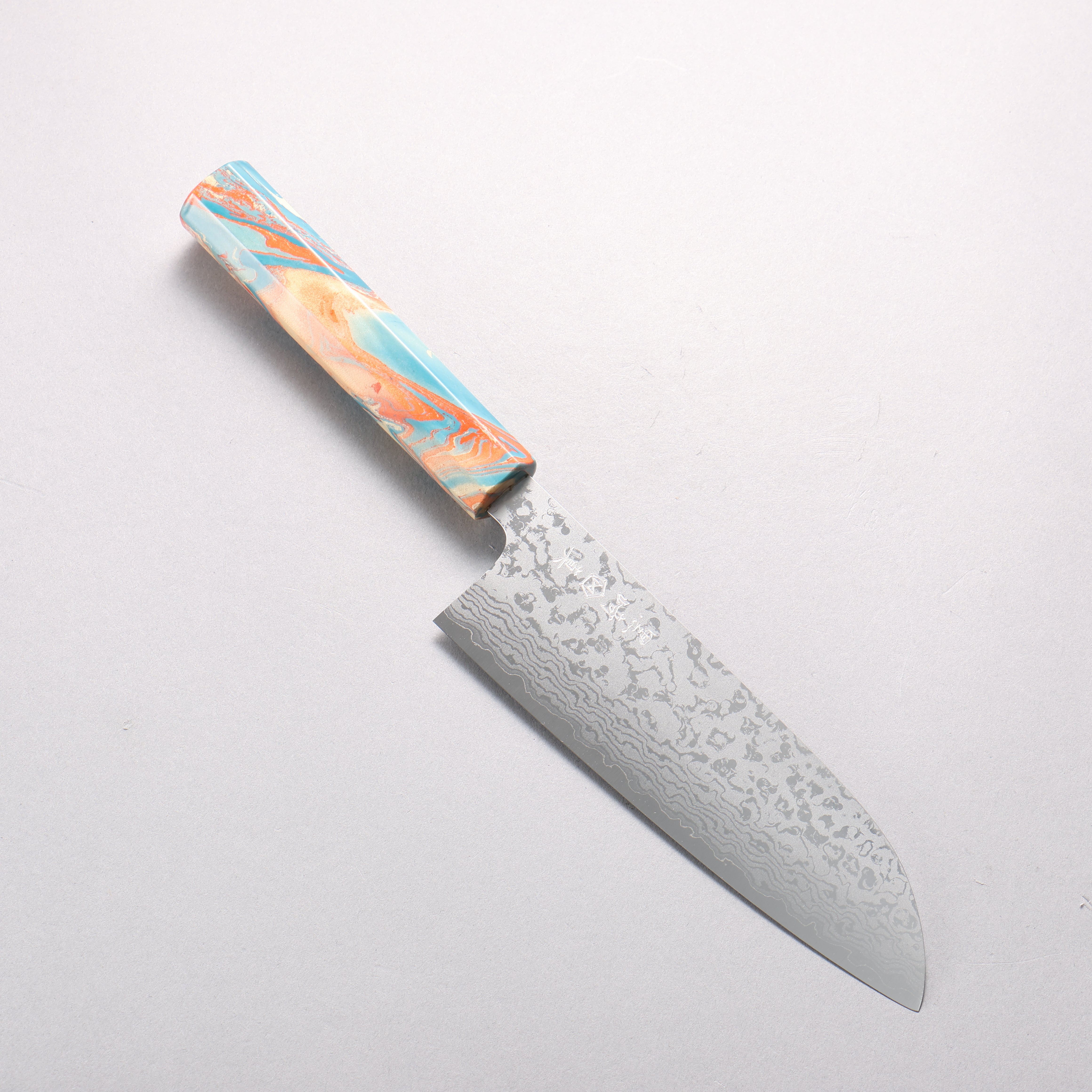Makoto Kurosaki VG7 Damascus Santoku 165mm Lacquered Red/Blue Marble Handle - Seisuke Knife