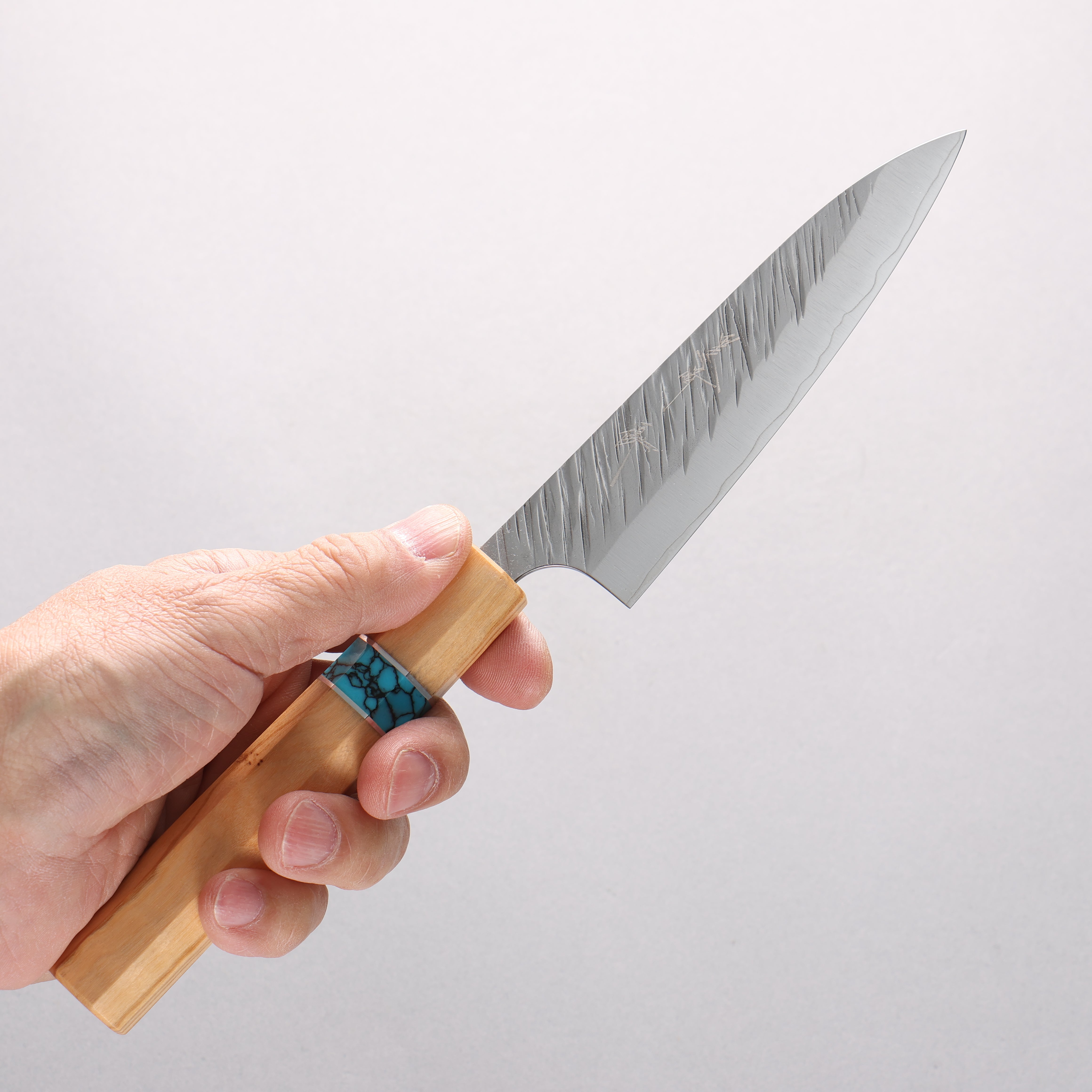 Yu Kurosaki Fujin SG2 Hammered Petty-Utility 120mm Olive Wood & Turquoise Ring Handle - Seisuke Knife