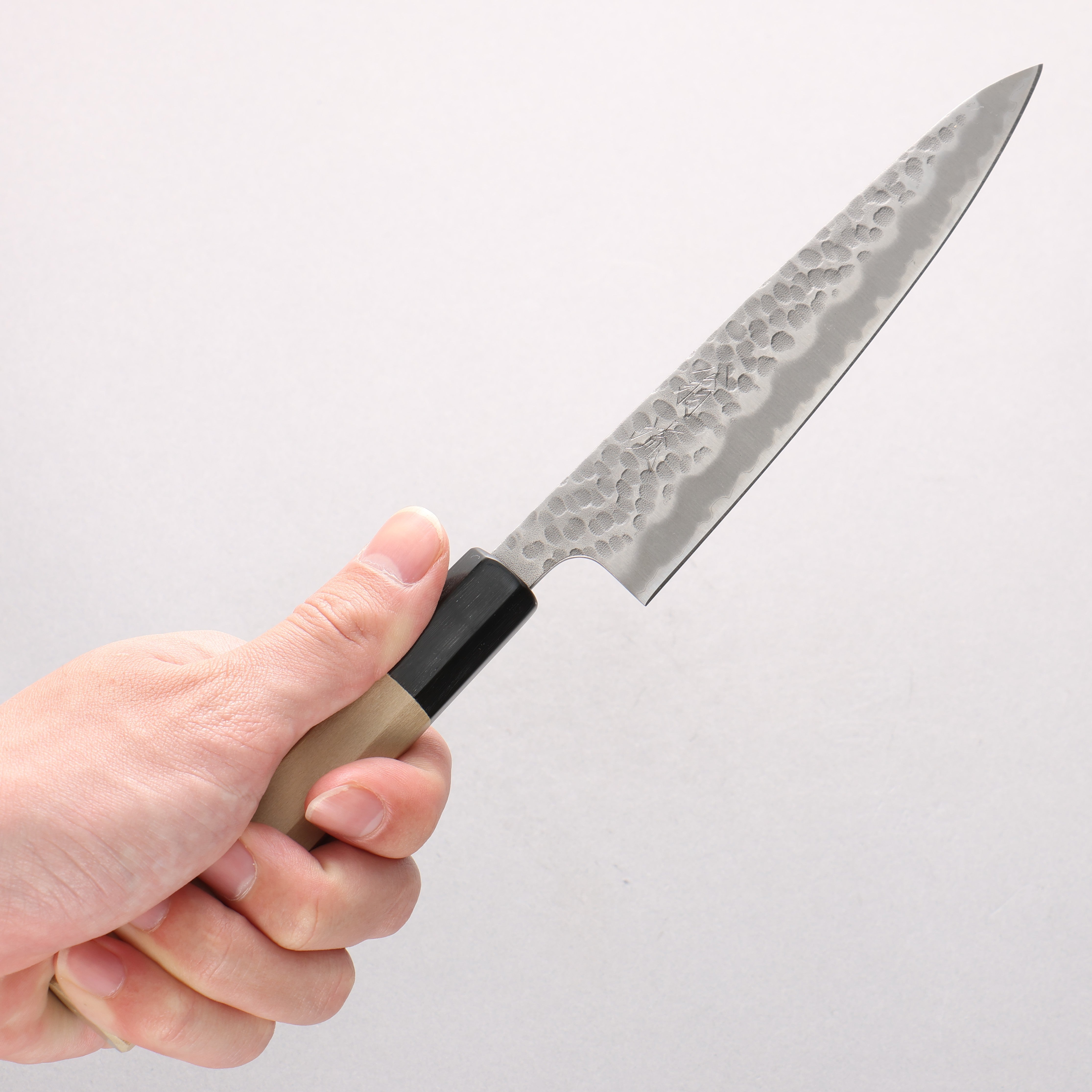 Oul White Steel No.2 Hammered Petty-Utility 135mm Magnolia Handle - Seisuke Knife