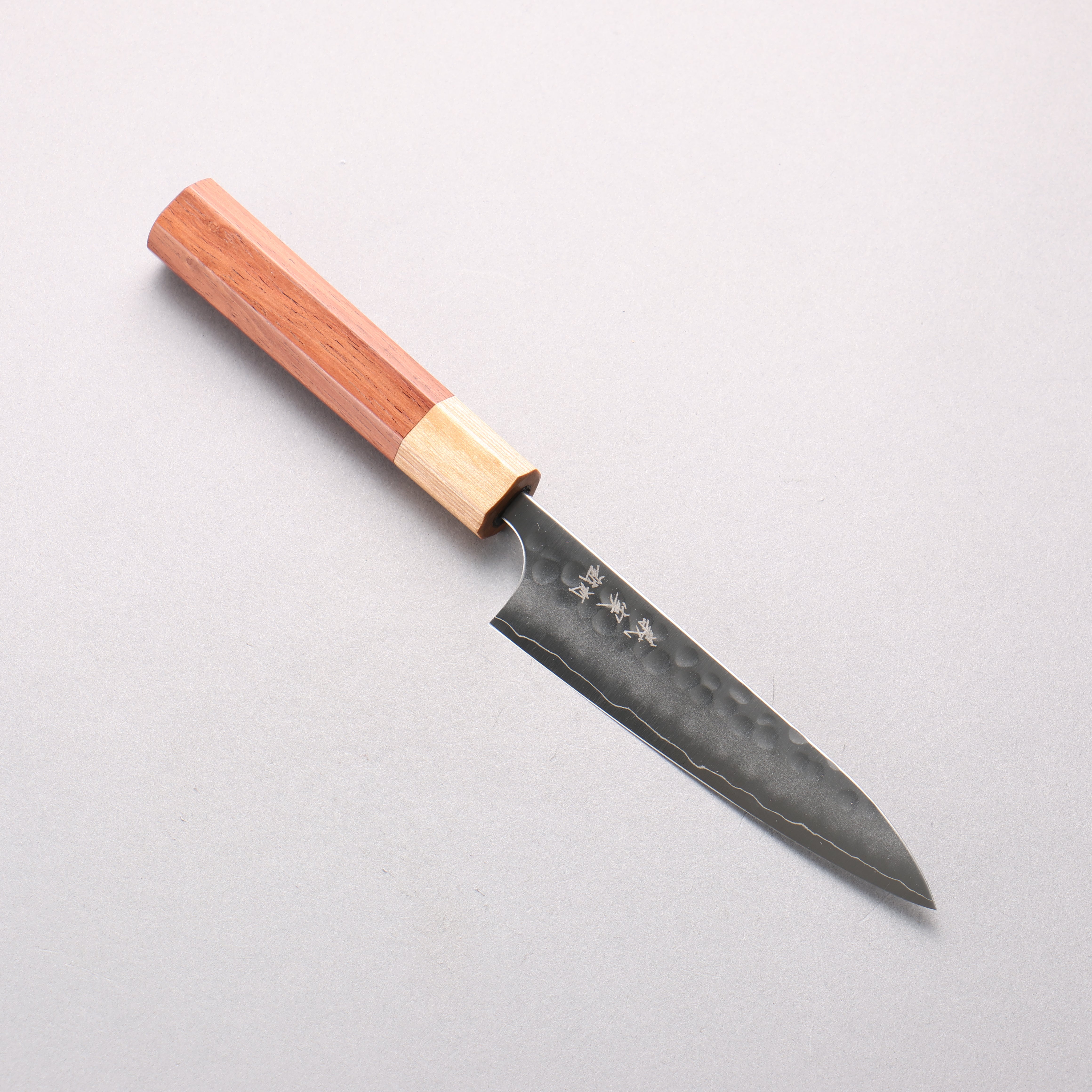 Yoshimi Kato Silver Steel No.3 Maru Hammered Migaki Petty-Utility 120mm Rosewood & White Pakkawood Handle - Seisuke Knife