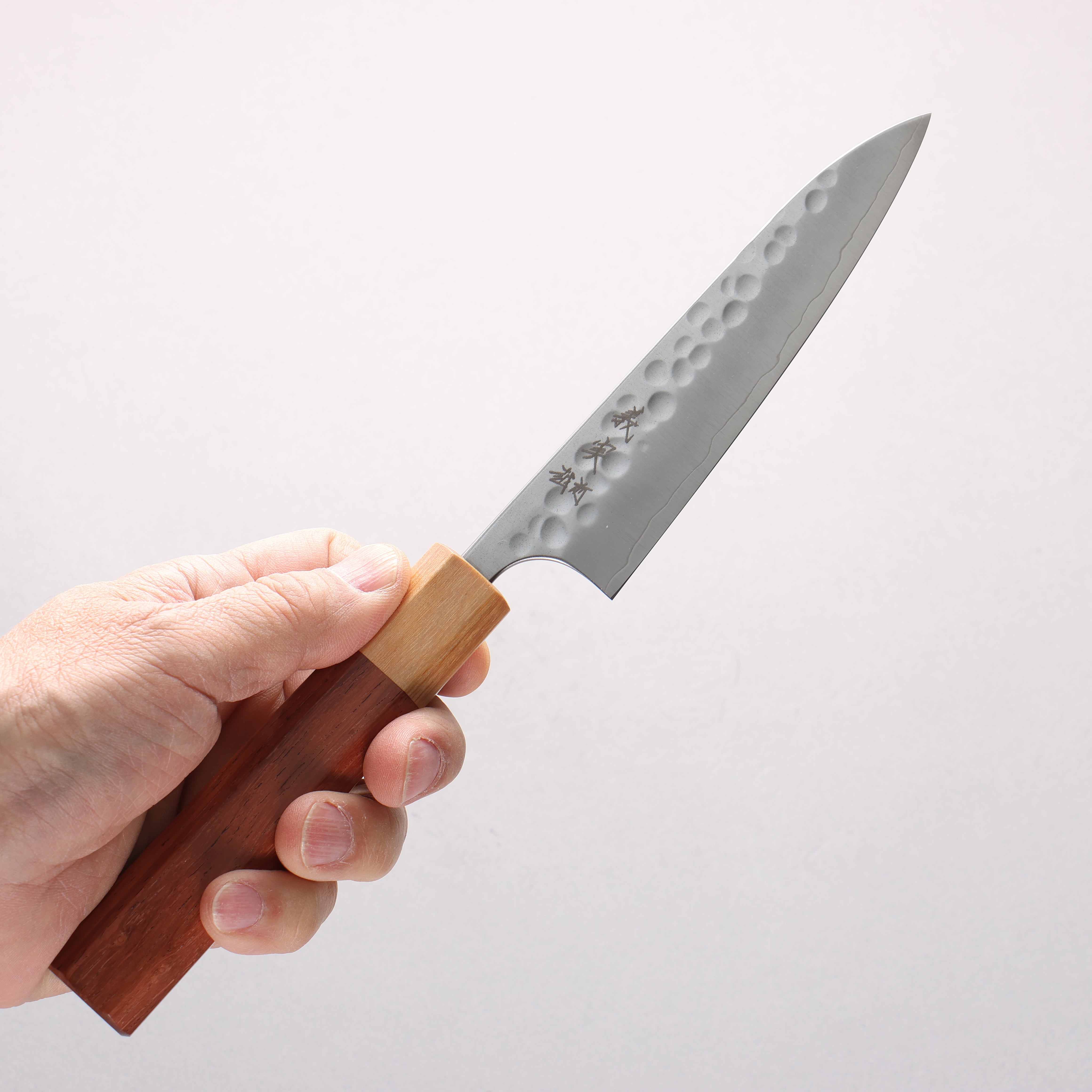 Yoshimi Kato Silver Steel No.3 Maru Hammered Migaki Petty-Utility 120mm Rosewood & White Pakkawood Handle - Seisuke Knife
