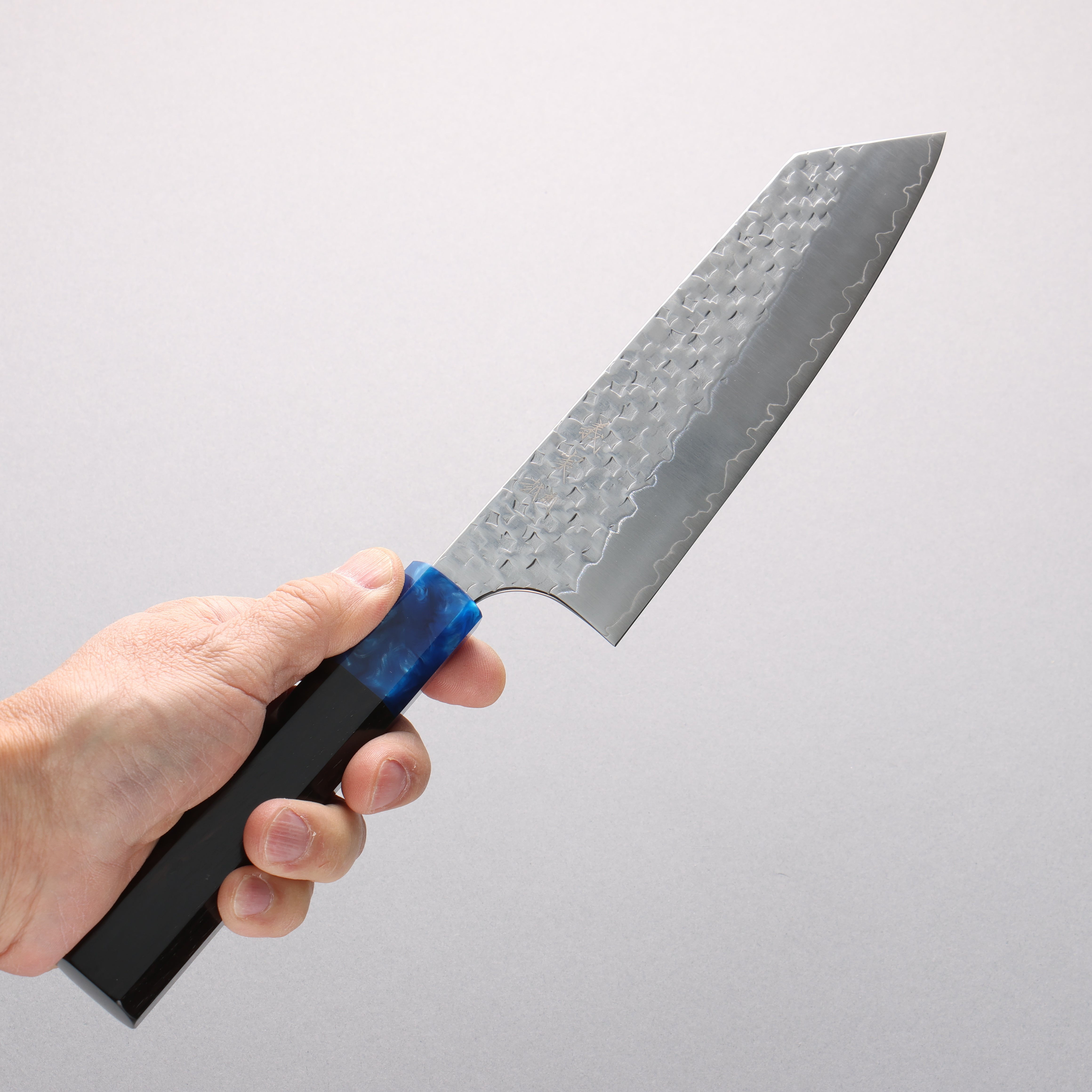 Yoshimi Kato Minamo II SPG STRIX Hammered Bunka 170mm Ebony & Blue Marble Resin Handle - Seisuke Knife